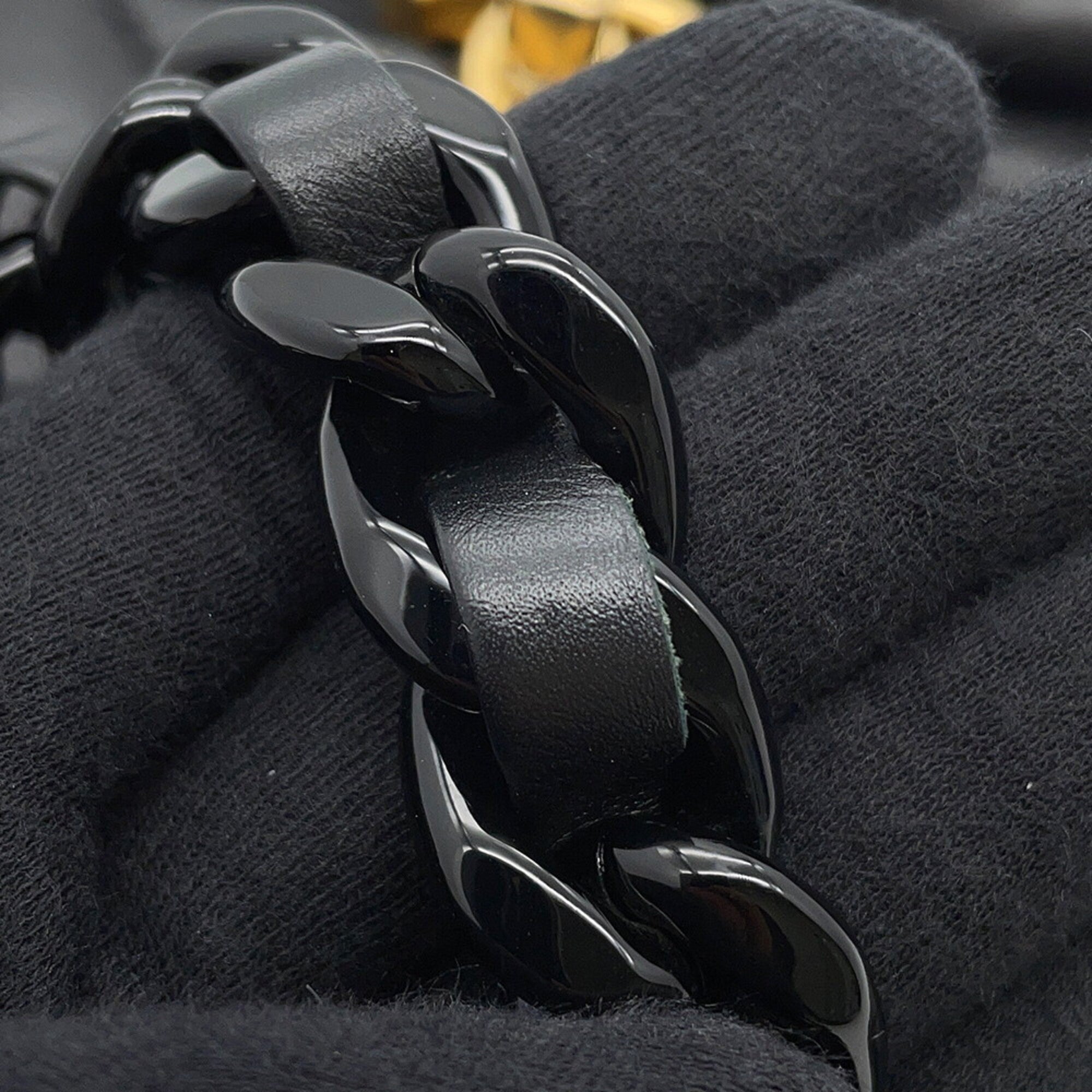 Chanel Black Leather Handbag Shoulder Bag (Pre-Owned)