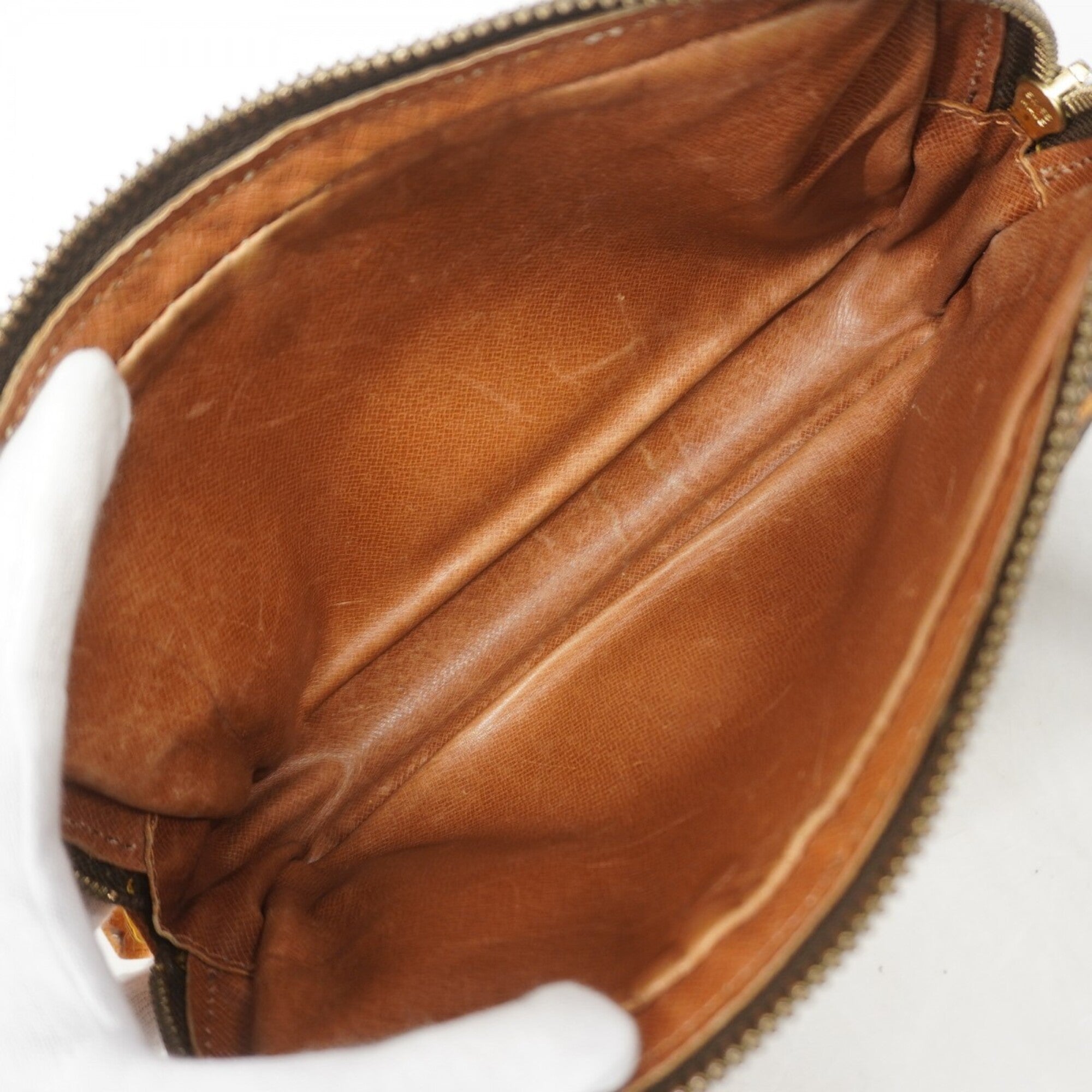 Louis Vuitton Brown Shoulder Bag (Pre-Owned)