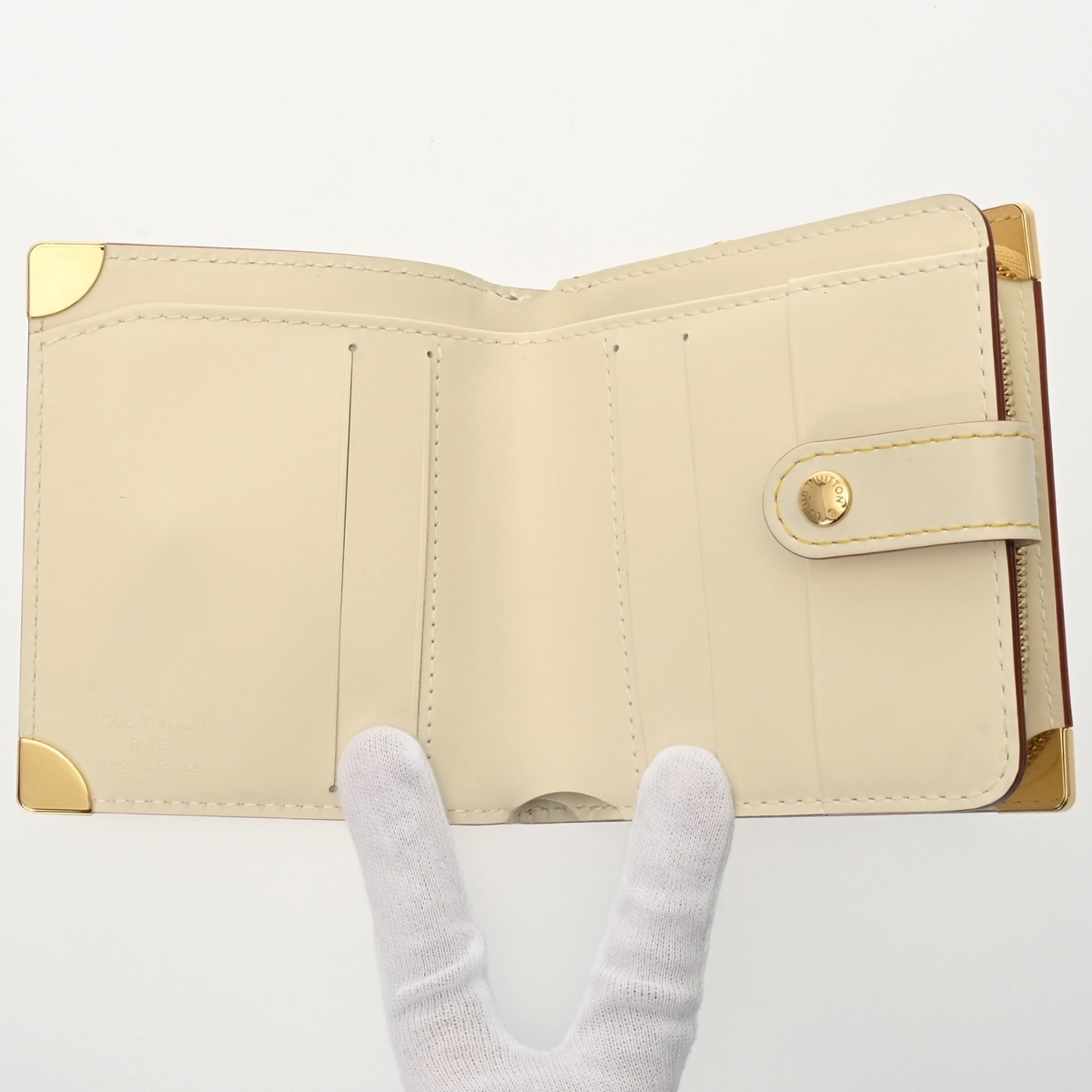 Louis Vuitton Blanc Leather Wallet (Bi-Fold) (Pre-Owned)
