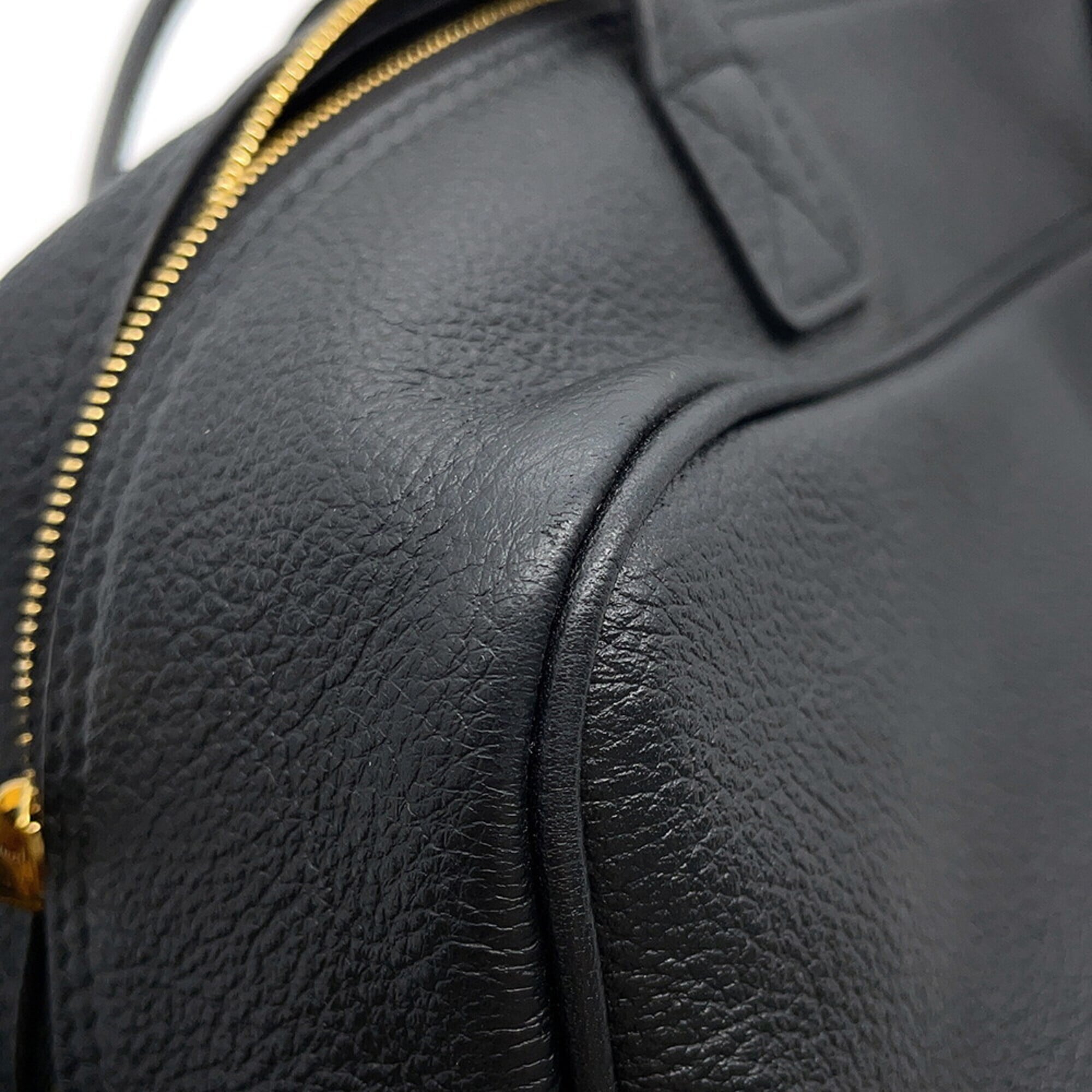 Balenciaga Black Leather Shoulder Bag (Pre-Owned)