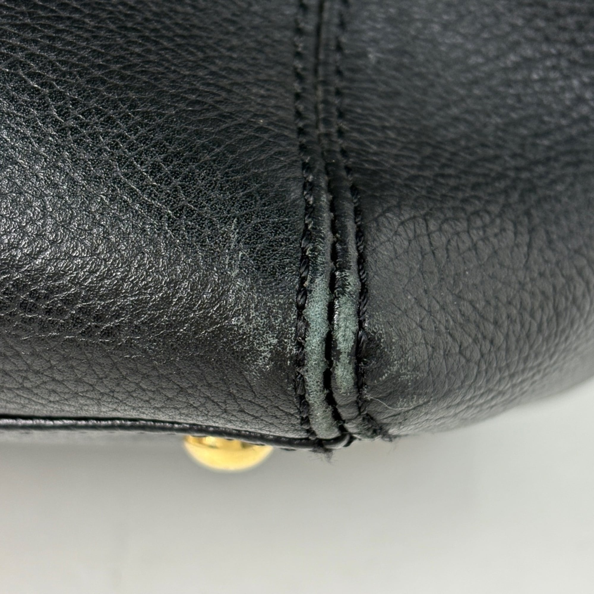 Chanel Black Leather Tote Bag (Pre-Owned)