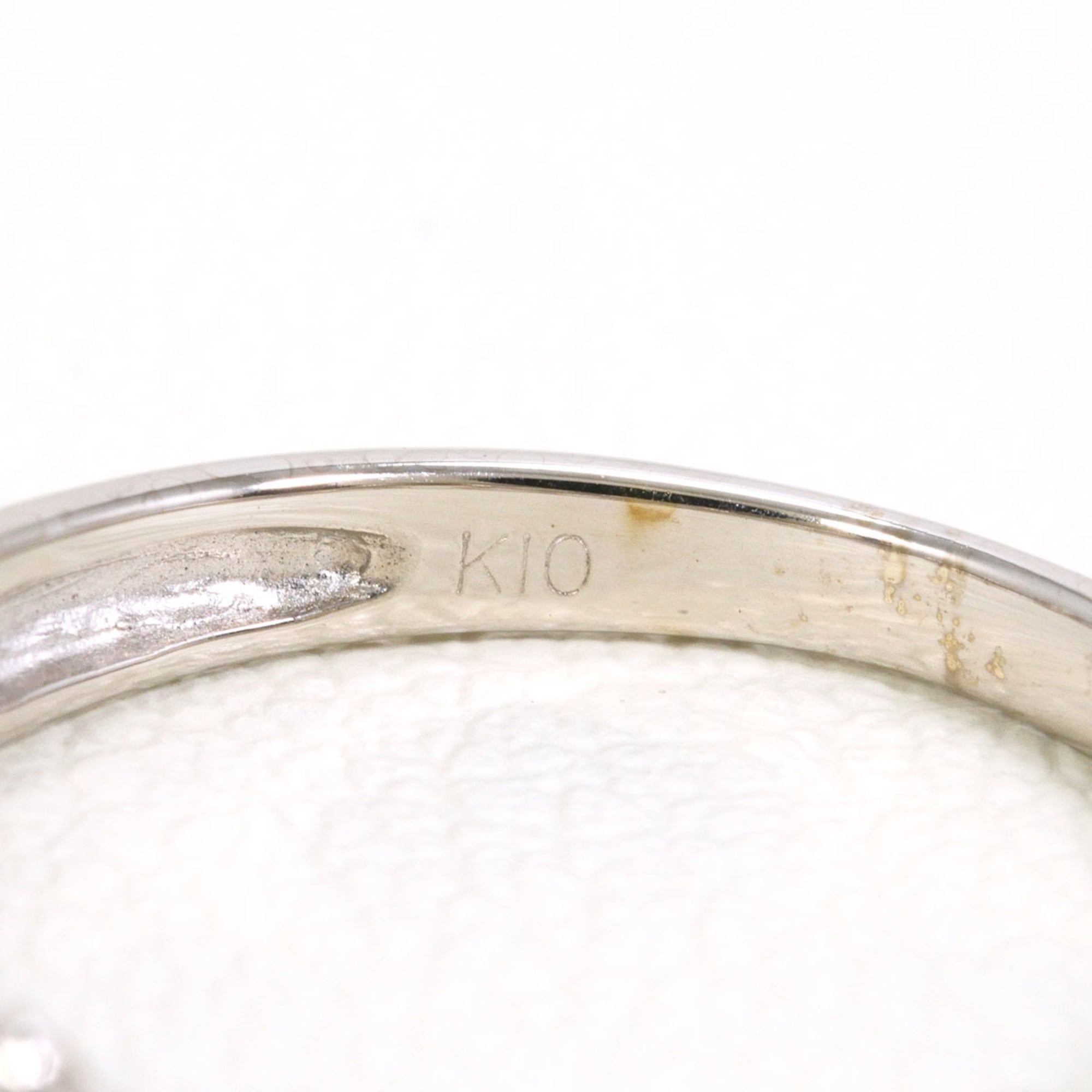 Unbranded White Gold White Gold (10K) Band Ring (Pre-Owned)