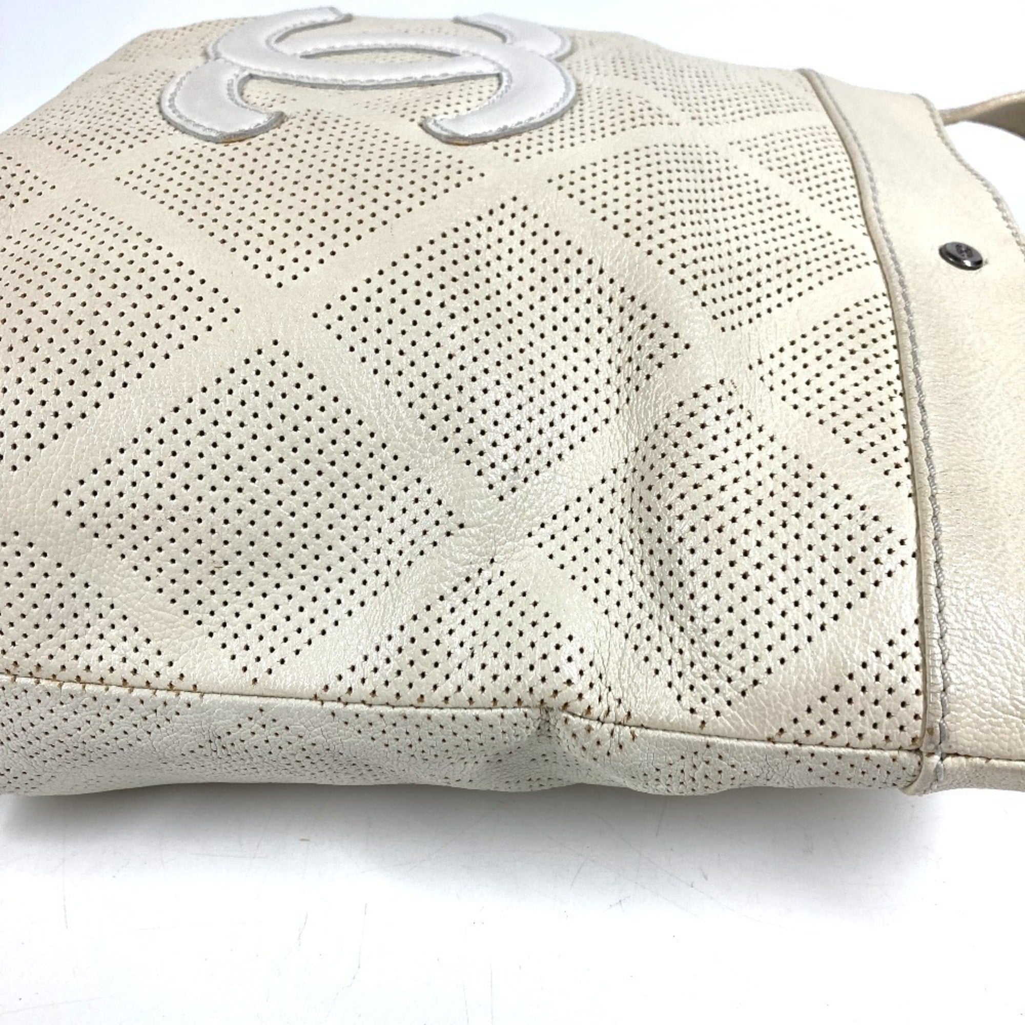 Chanel Ivory Leather Handbag Tote Bag (Pre-Owned)