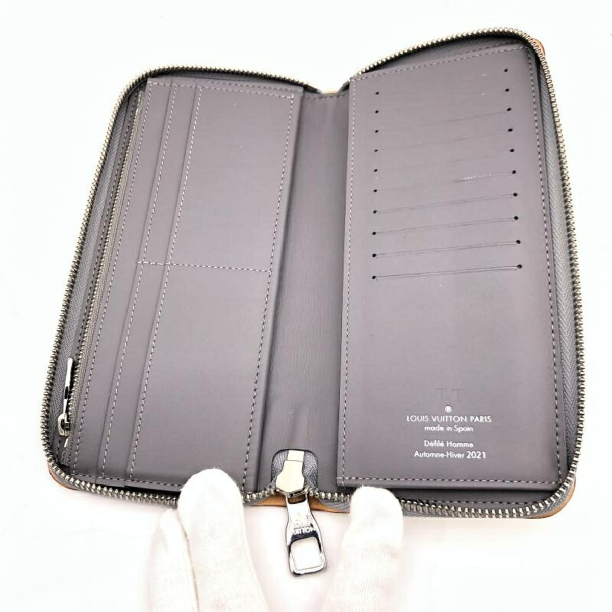 Louis Vuitton Silver Long Wallet (Bi-Fold) (Pre-Owned)