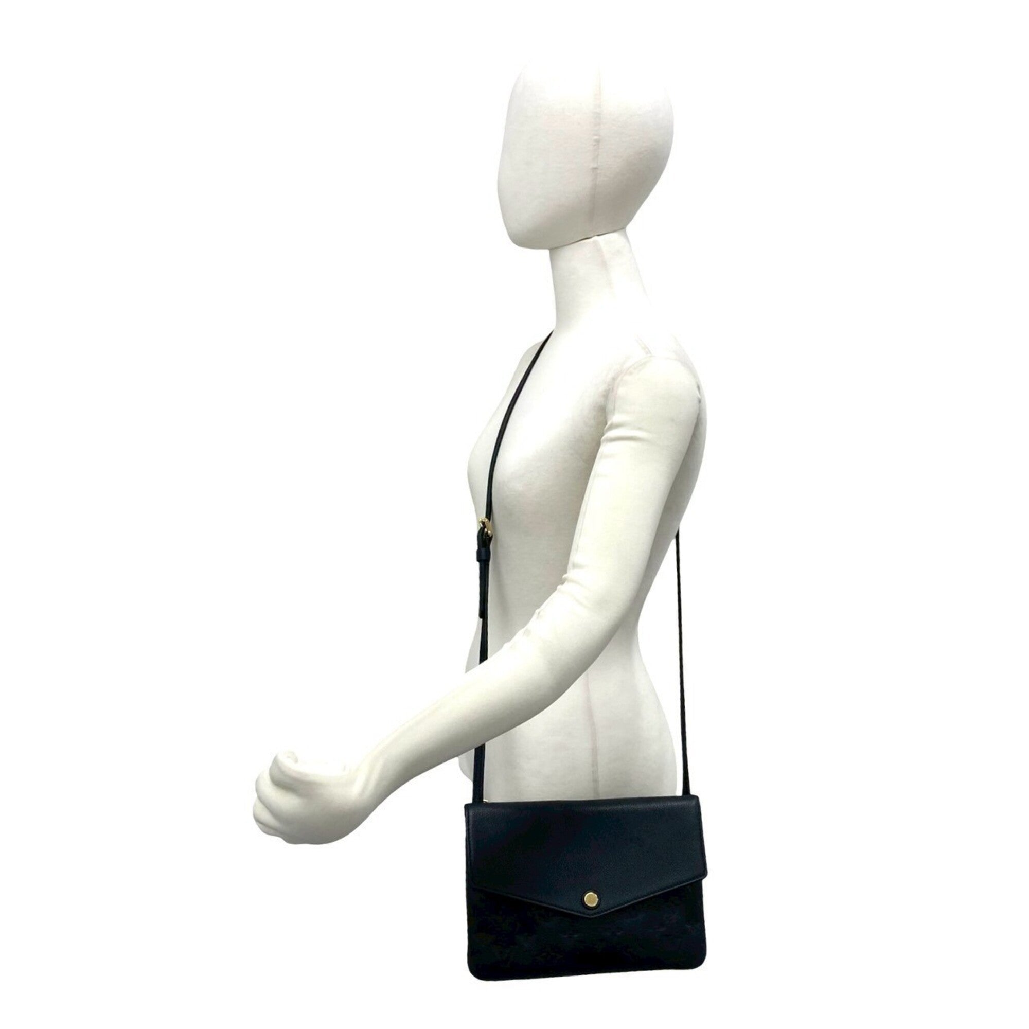 Louis Vuitton Black Leather Shoulder Bag (Pre-Owned)