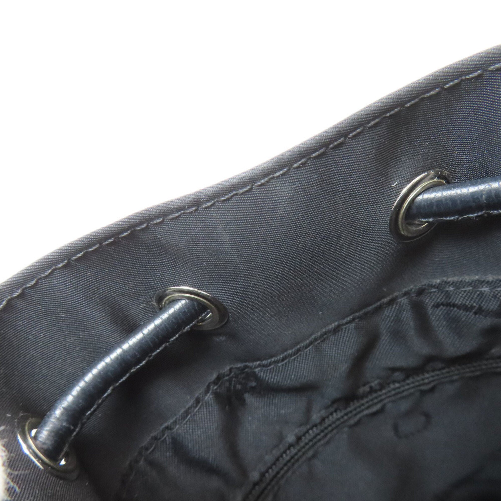 Longchamp Black Nylon Shoulder Bag (Pre-Owned)
