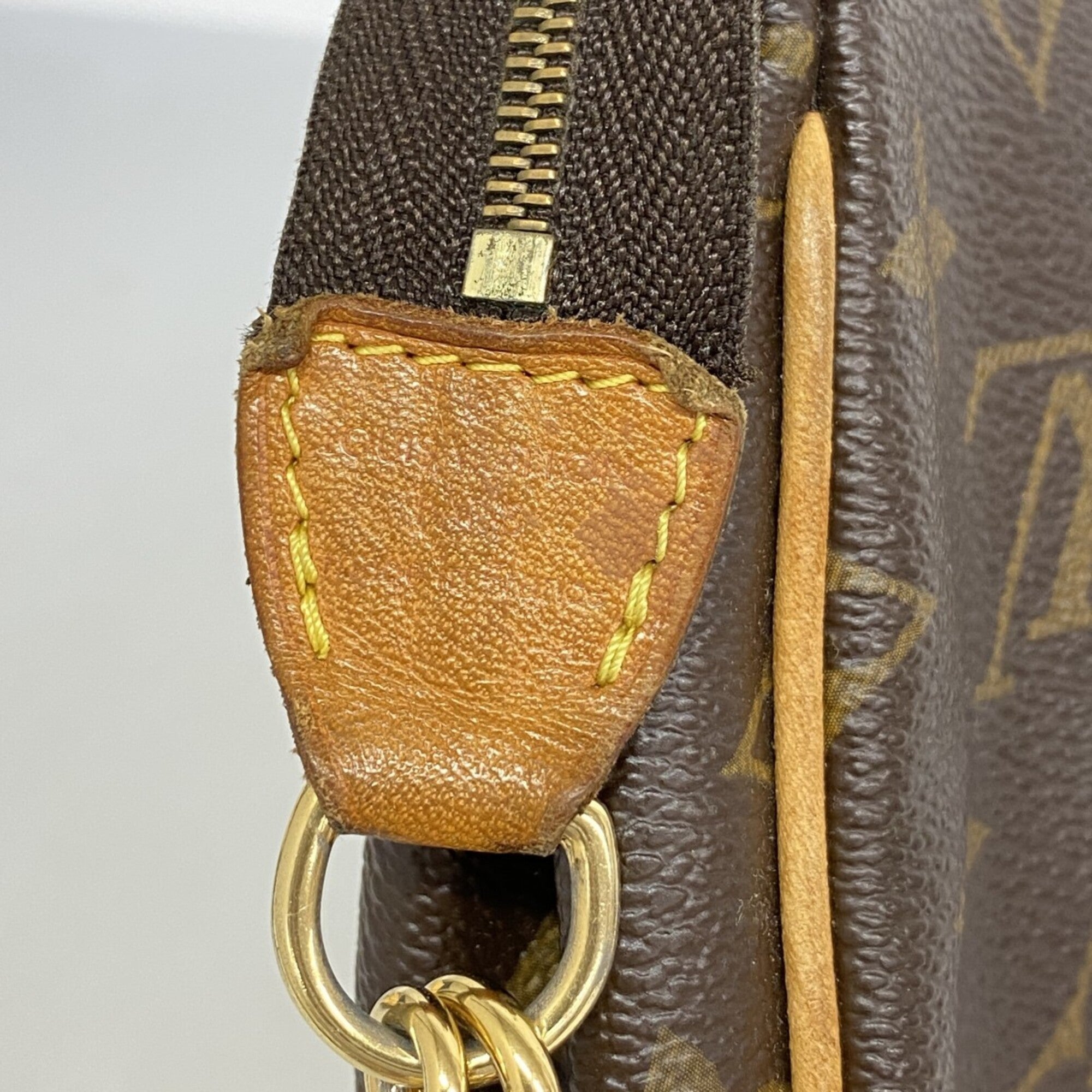 Louis Vuitton Brown Handbag (Pre-Owned)