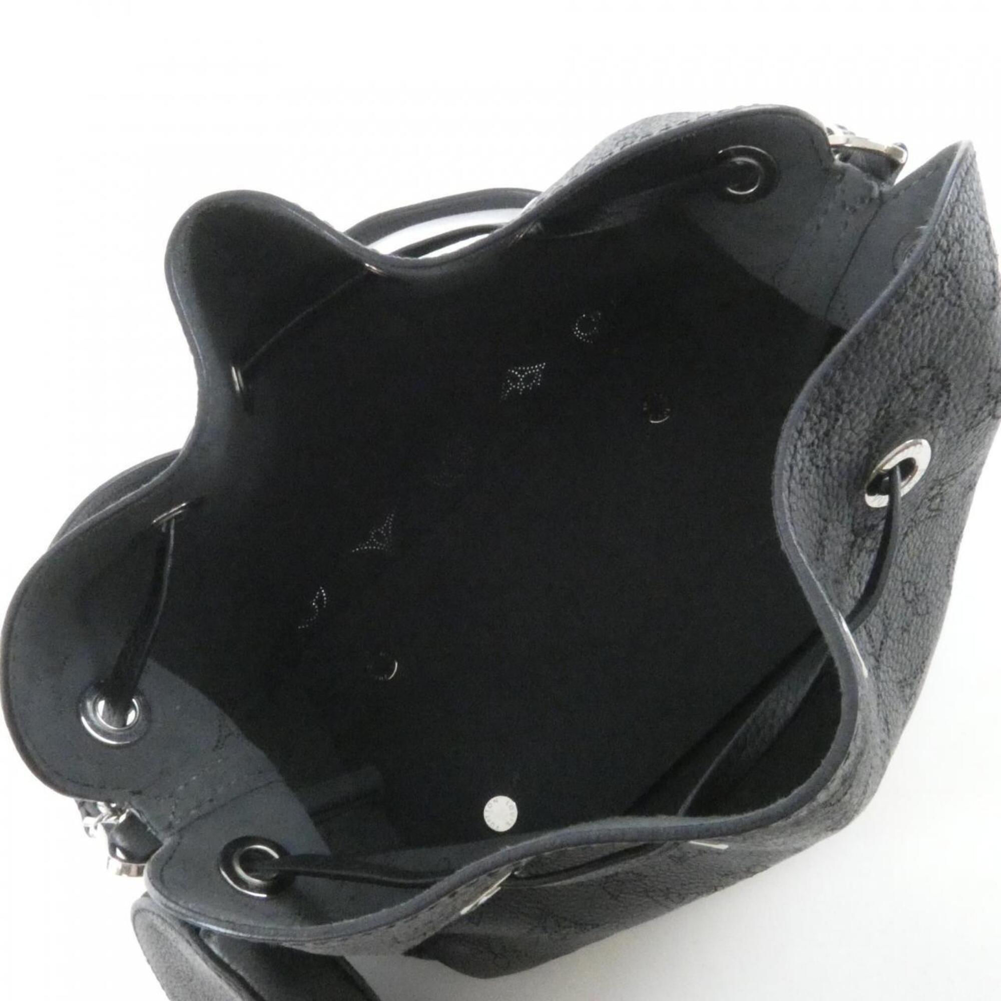 Louis Vuitton Black Leather Shoulder Bag (Pre-Owned)