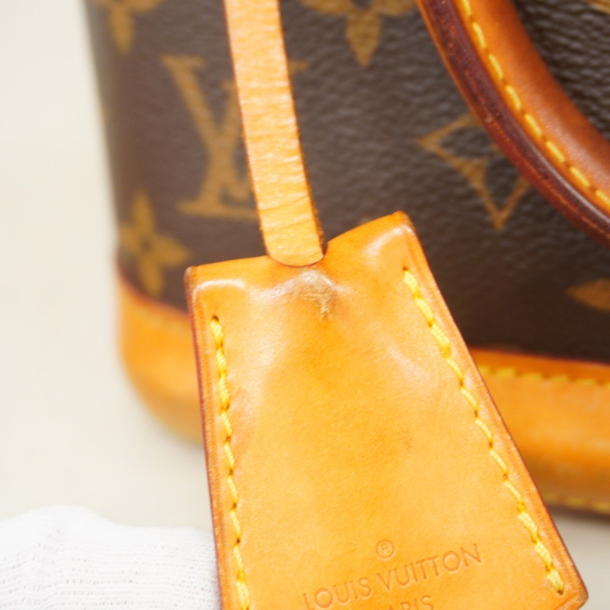 Louis Vuitton Brown Handbag (Pre-Owned)