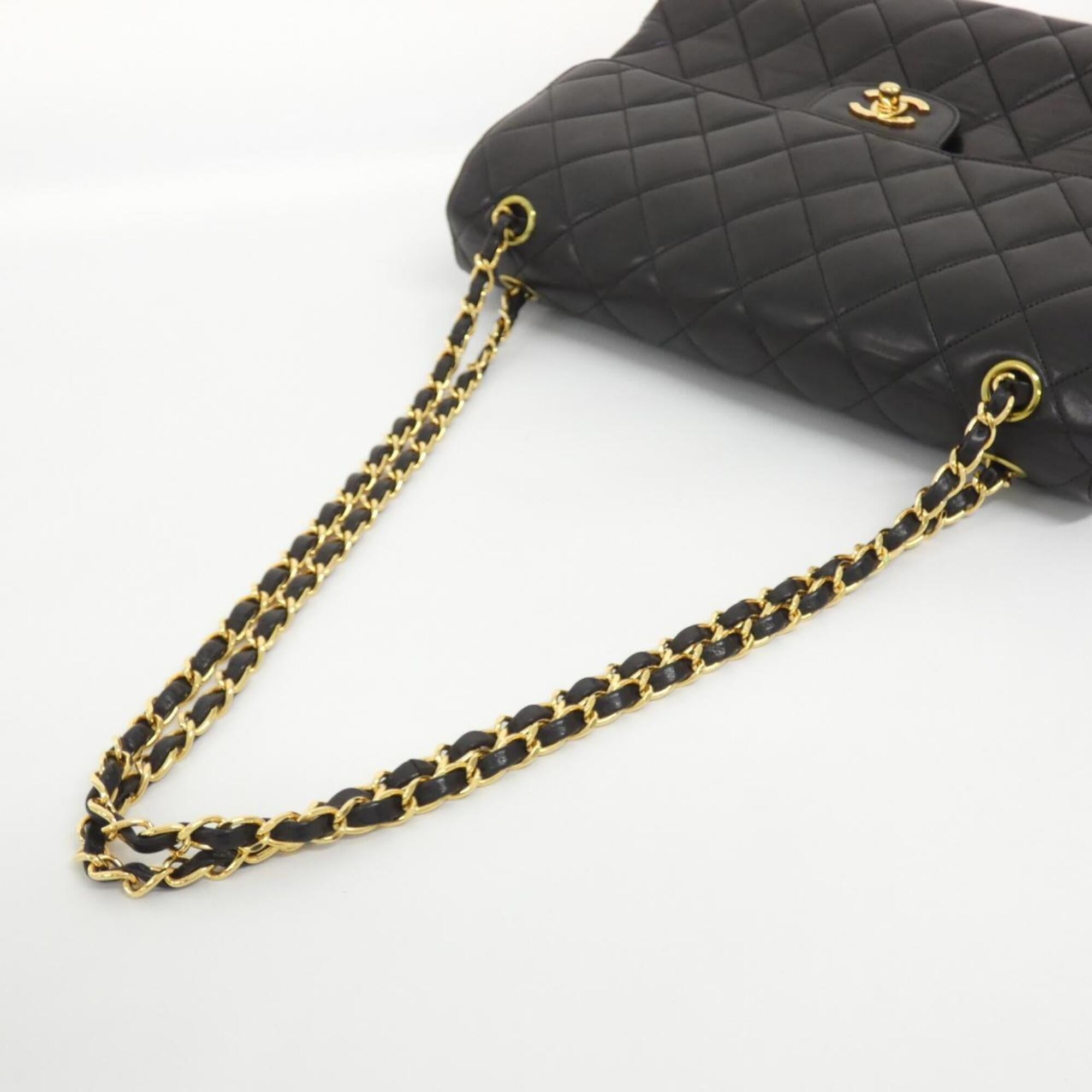 Chanel Black Leather Shoulder Bag (Pre-Owned)