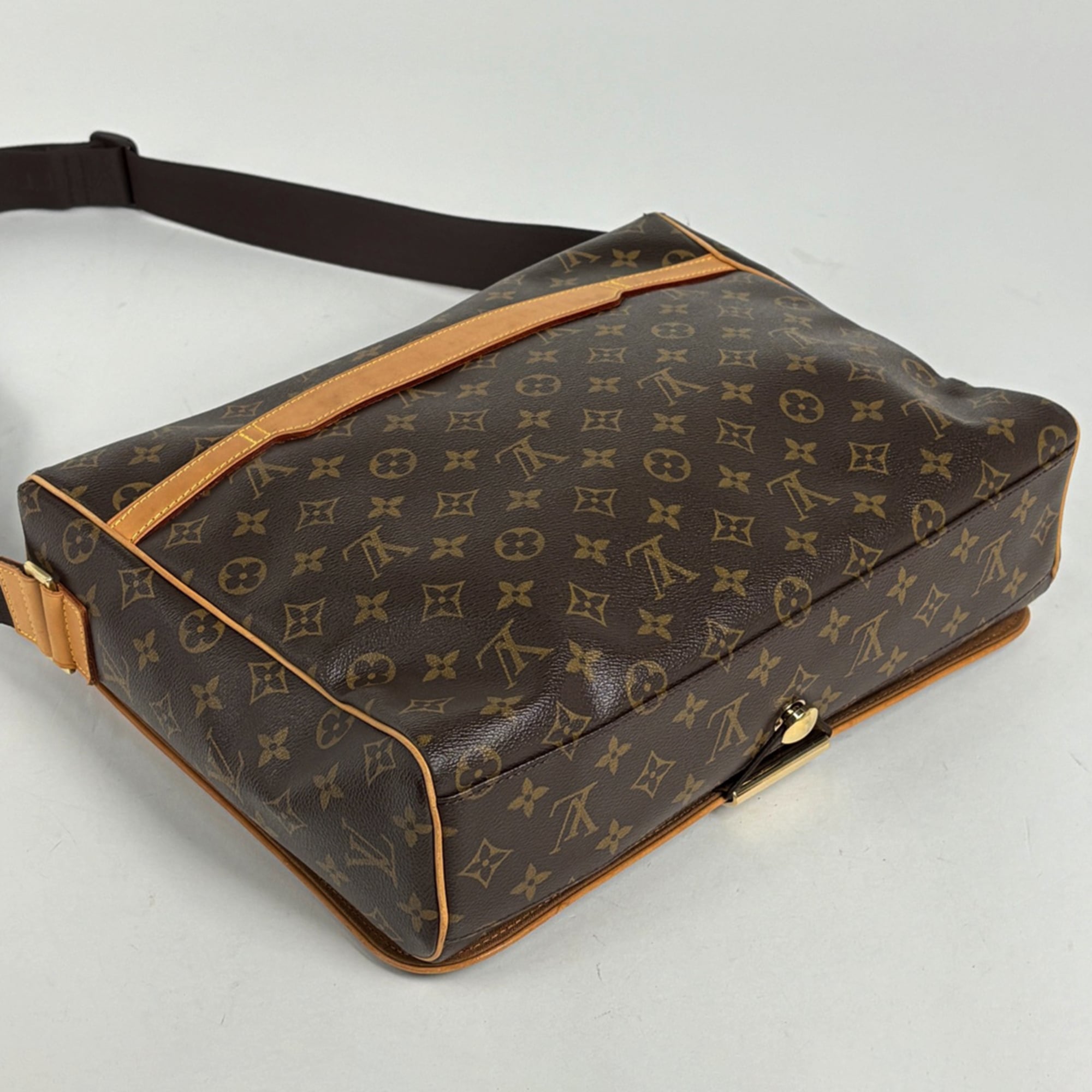 Louis Vuitton Monogram Brown Monogram Messenger Bag Shoulder Bag (Pre-Owned)