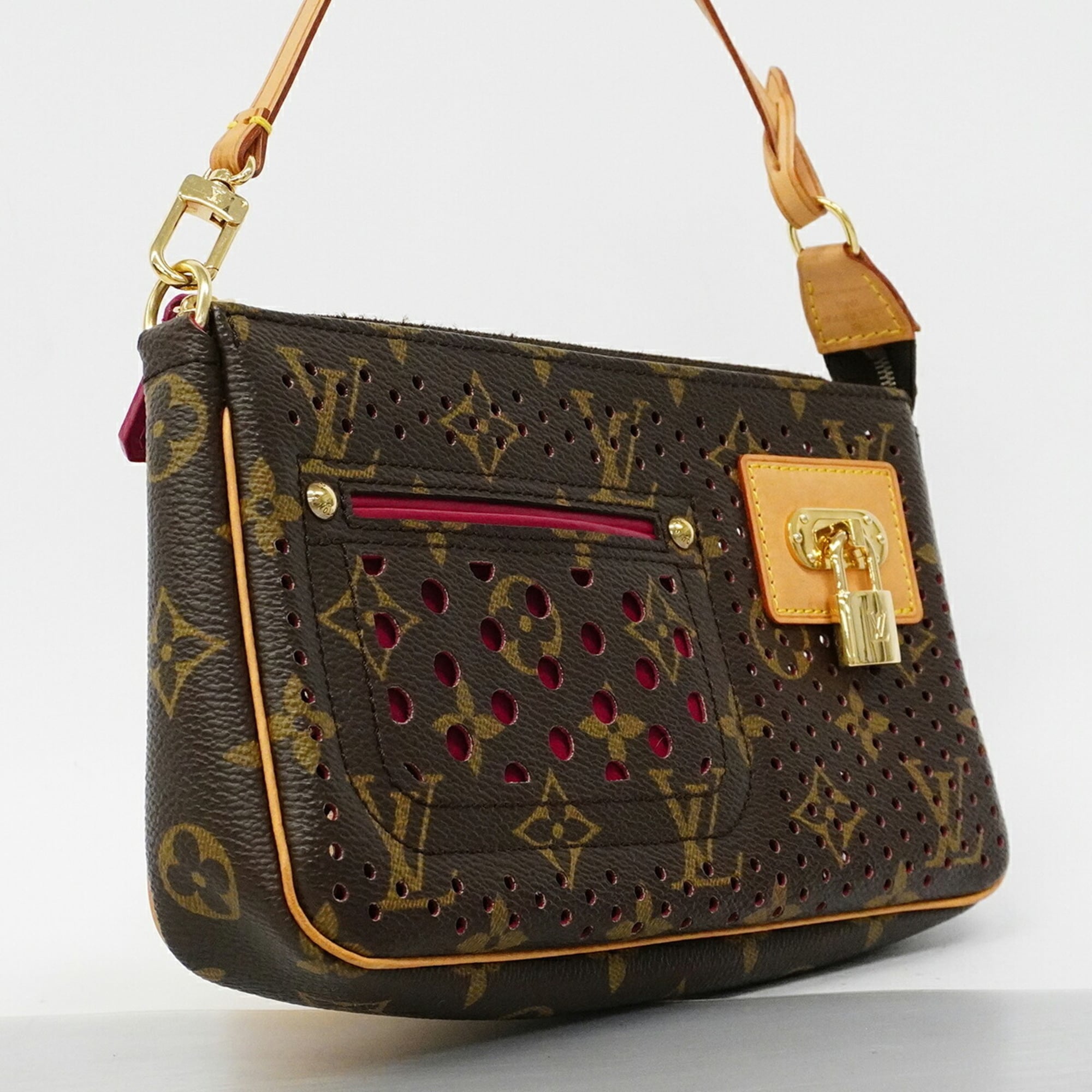 Louis Vuitton Fuchsia Pouch (Pre-Owned)