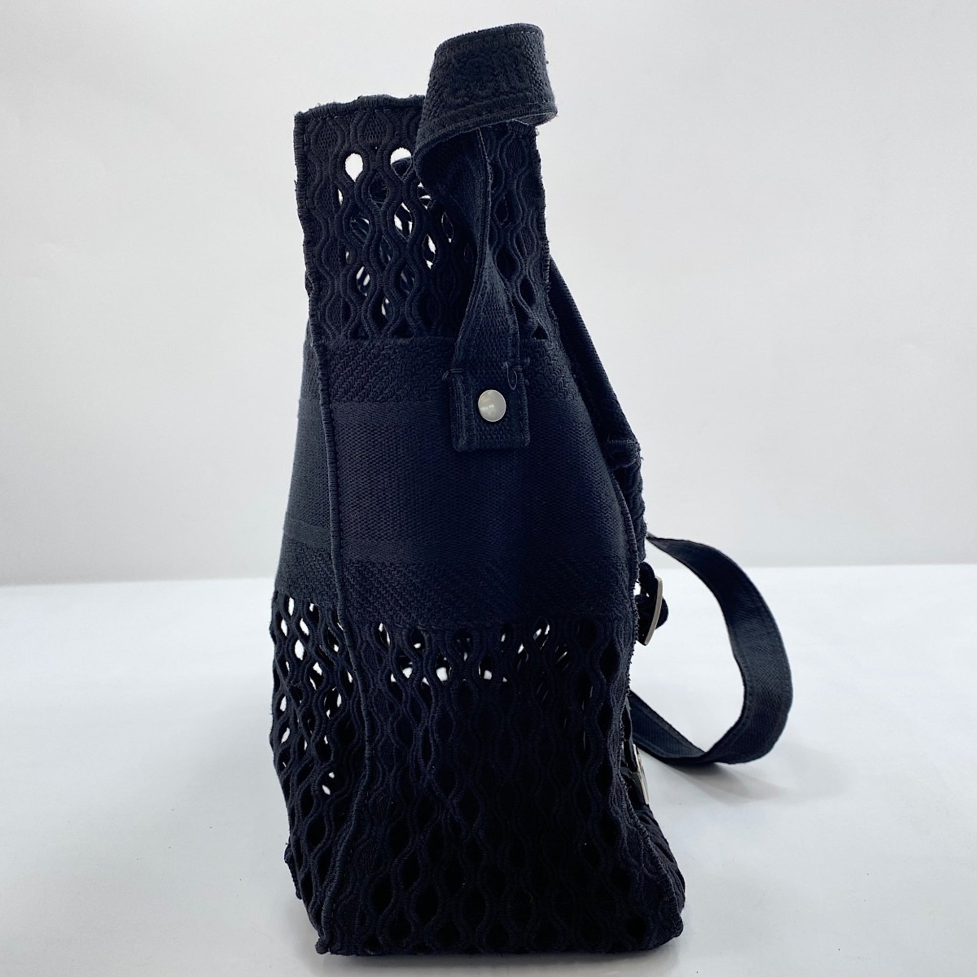 Christian Dior Black Canvas Shoulder Bag (Pre-Owned)