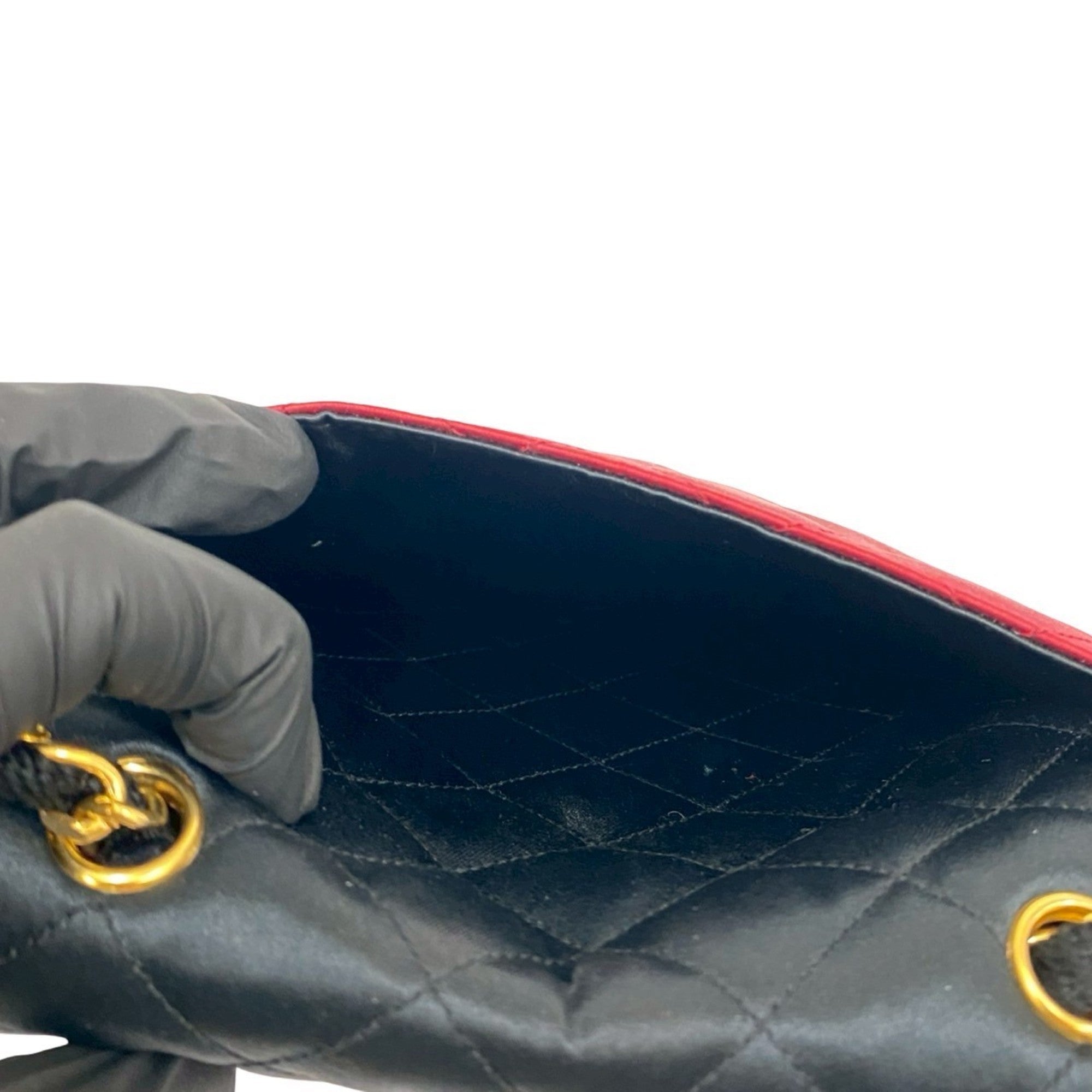 Chanel Black Red Color Satin Shoulder Bag (Pre-Owned)