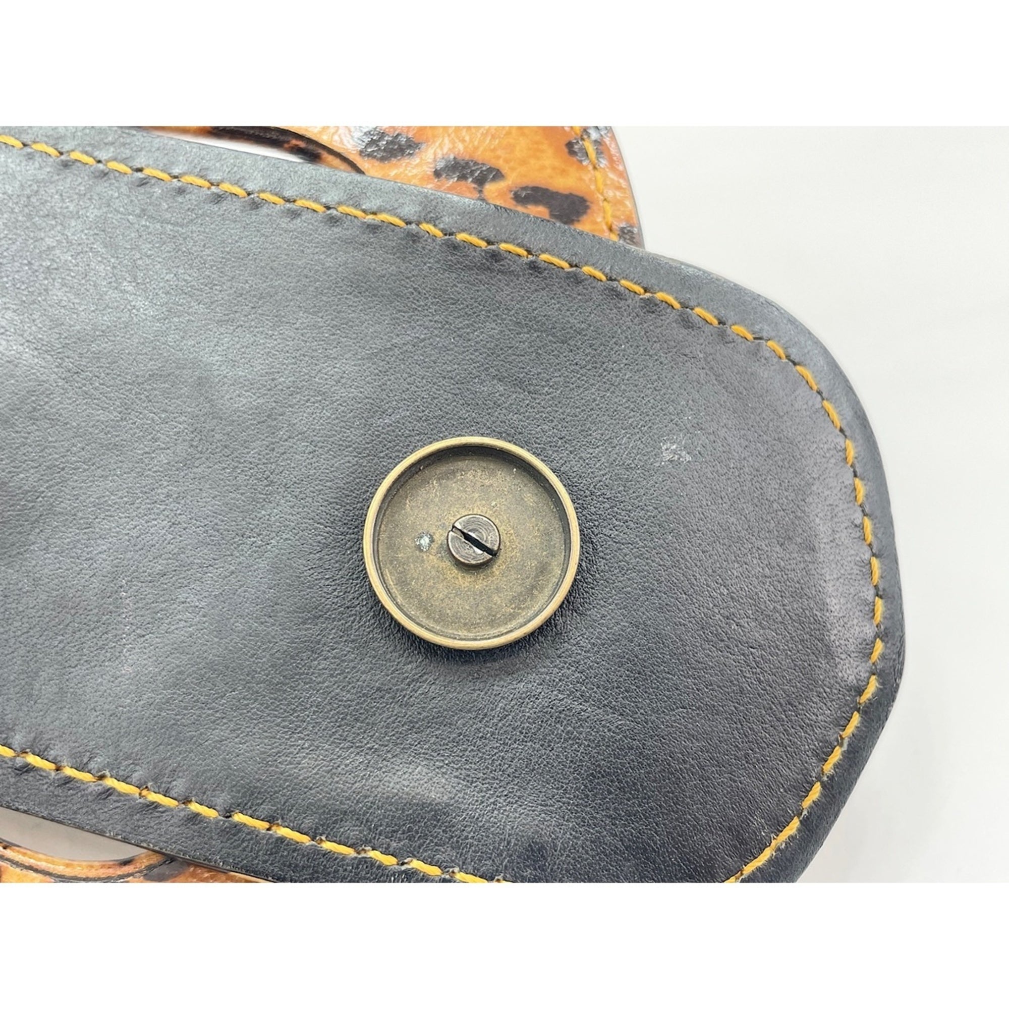 Fendi Brown Shoulder Bag (Pre-Owned)