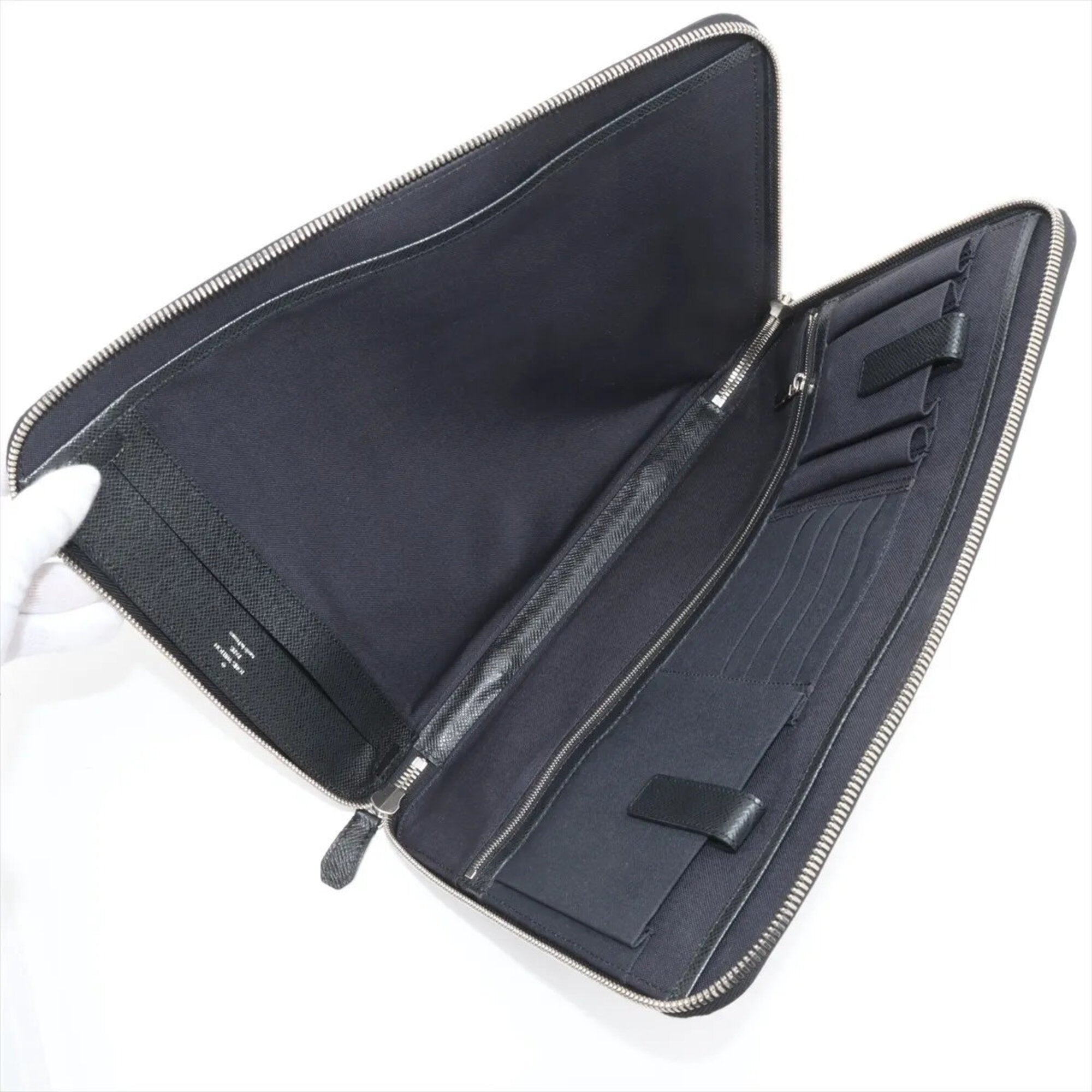 Louis Vuitton Taiga Ardoise Leather Handbag (Pre-Owned)