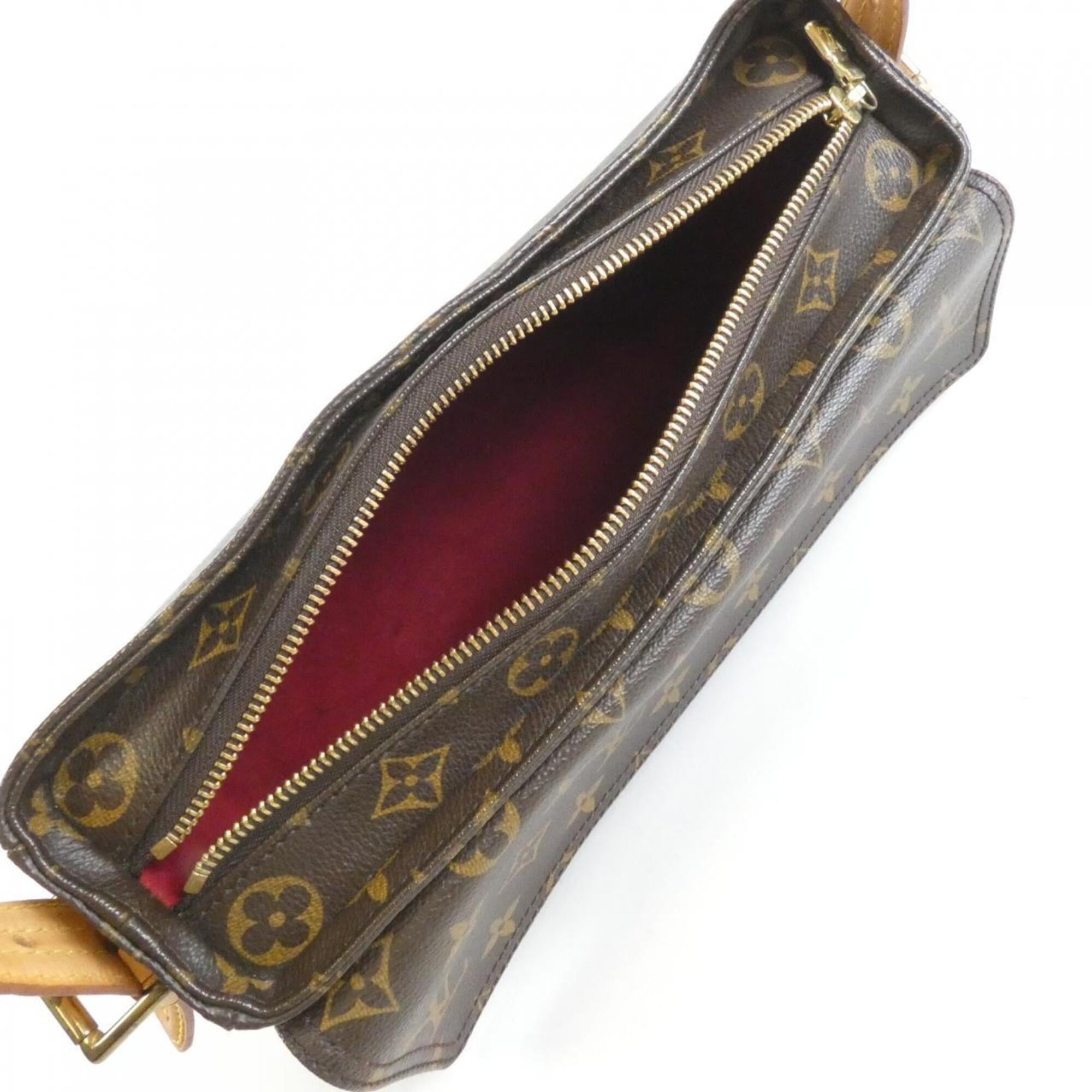 Louis Vuitton Marron Coated Canvas Shoulder Bag (Pre-Owned)