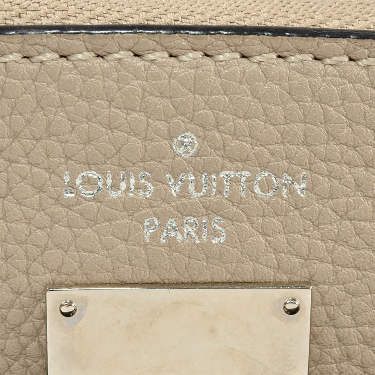 Louis Vuitton Beige Leather Handbag (Pre-Owned)
