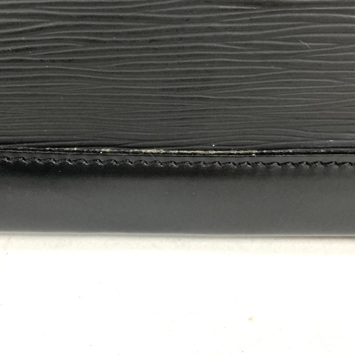 Louis Vuitton Black Galle Noir Epi Leather Handbag (Pre-Owned)