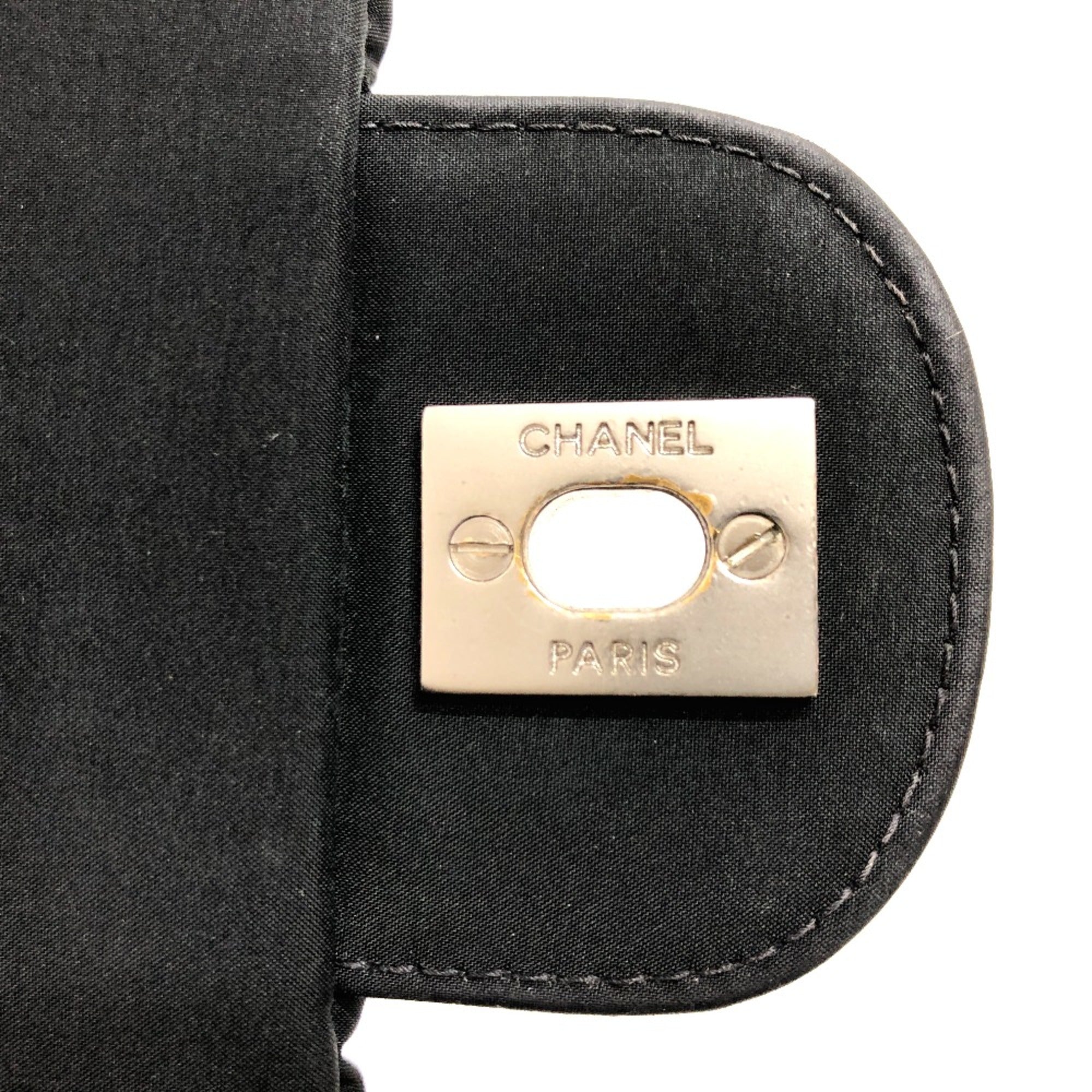 Chanel Black Cloth Shoulder Bag (Pre-Owned)