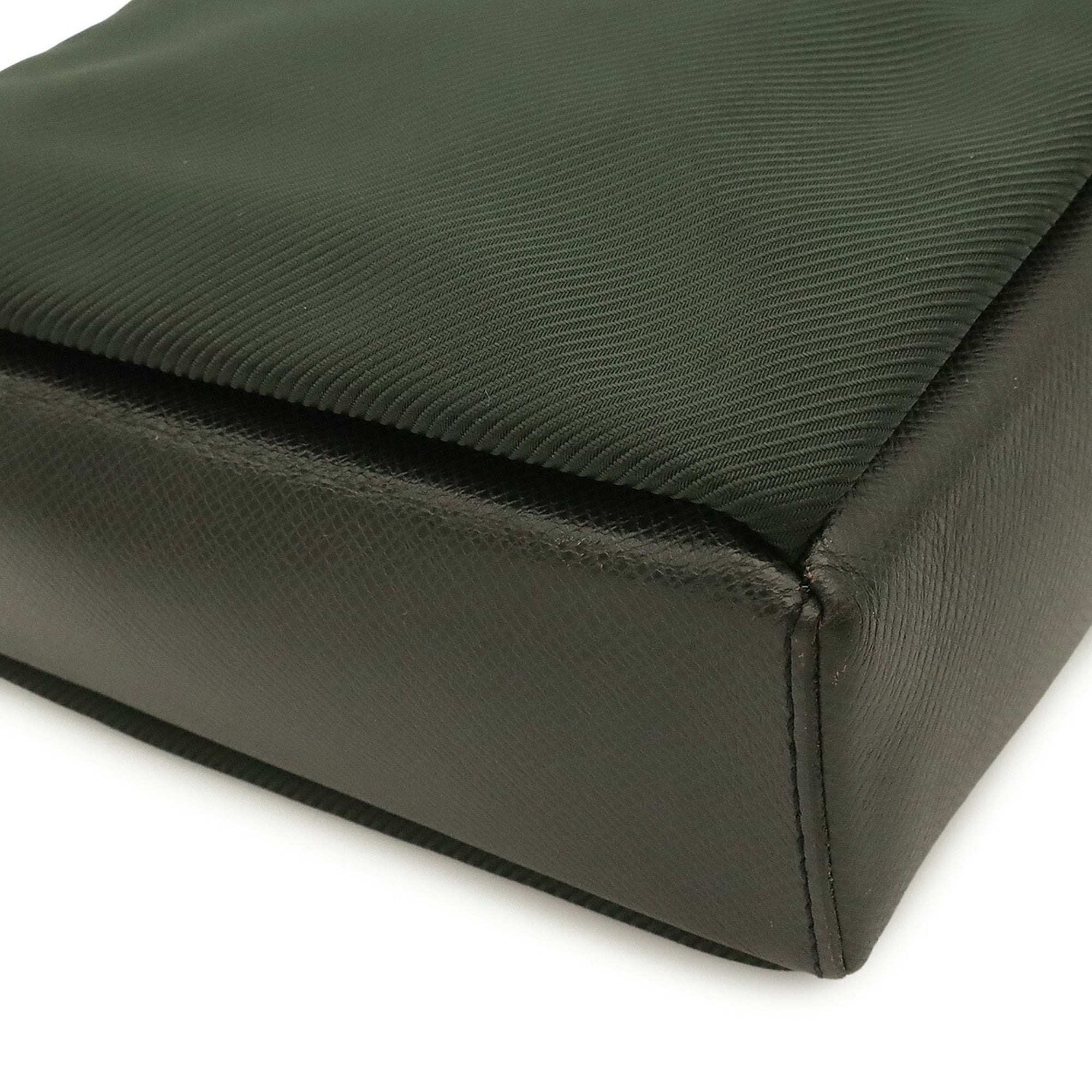 Louis Vuitton Ardoise Black Taiga Leather Shoulder Bag (Pre-Owned)
