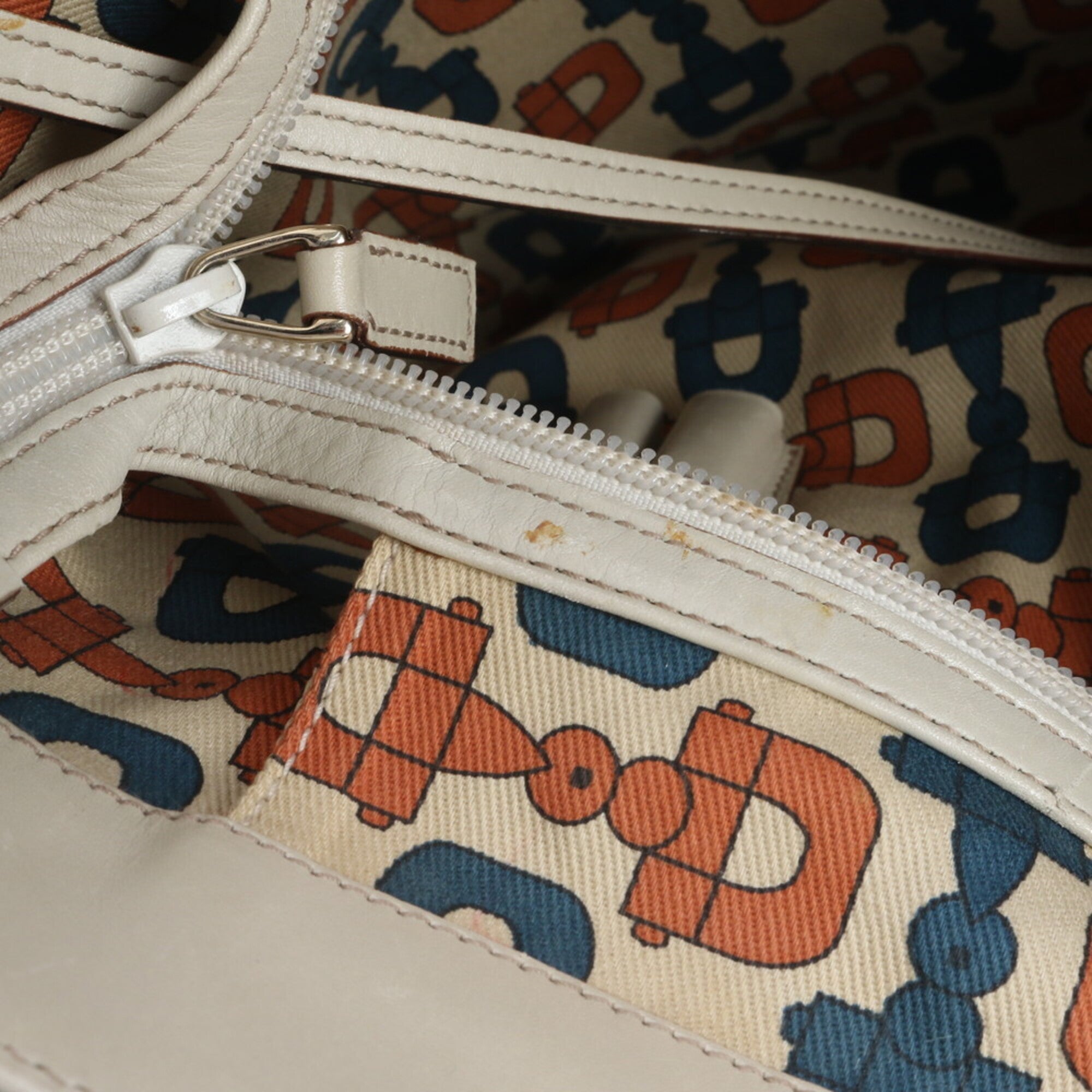 Gucci Guccissima White Leather Handbag (Pre-Owned)