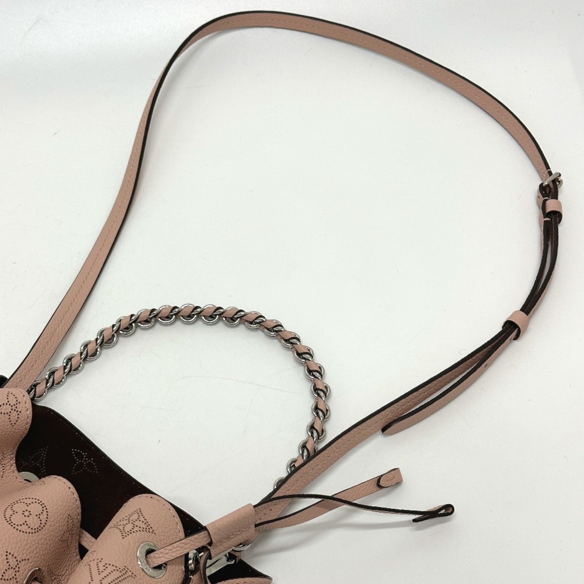 Louis Vuitton Mahina Magnolia Pink Mahina Leather Shoulder Bag (Pre-Owned)