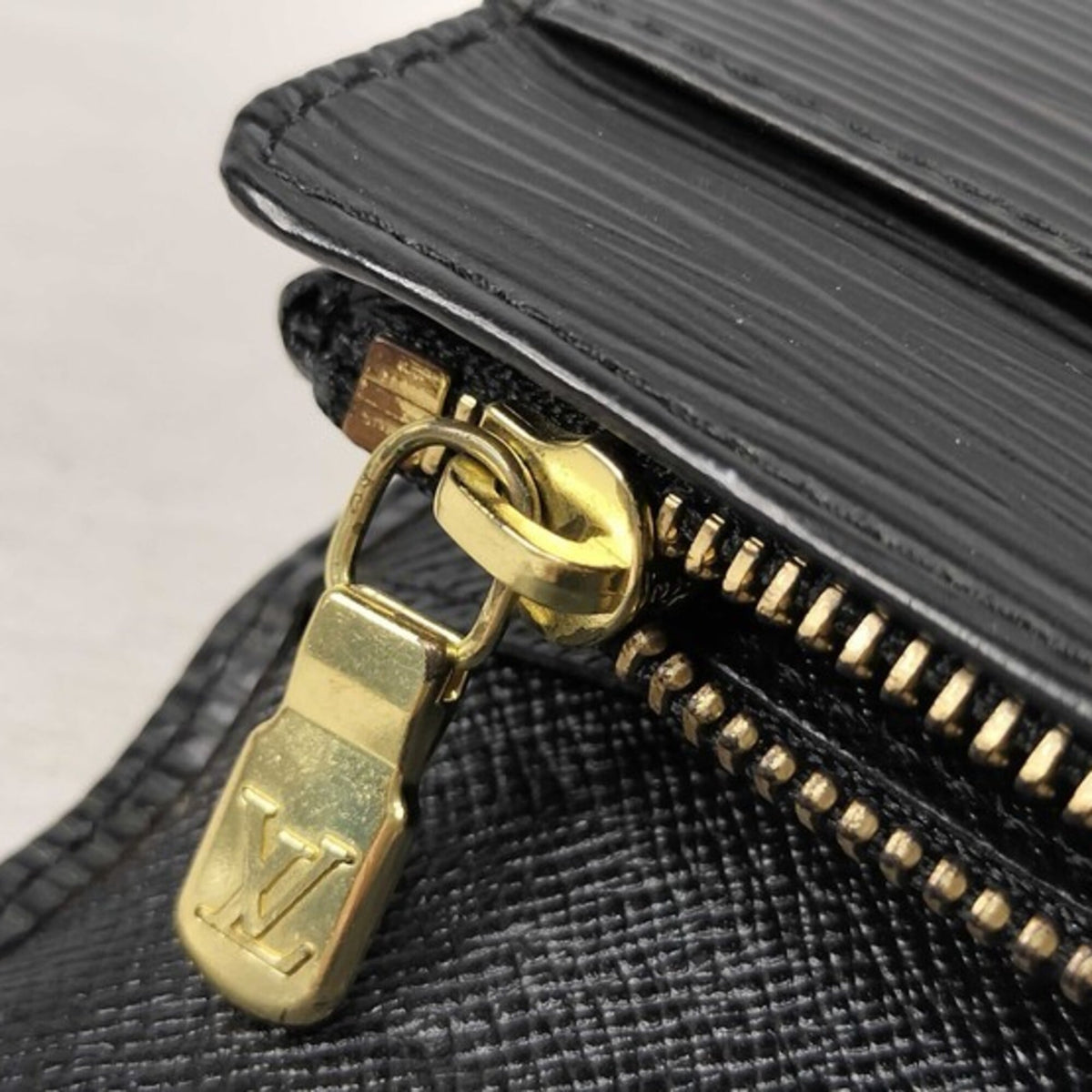 Louis Vuitton Epi Black Epi Leather Long Wallet (Bi-Fold) (Pre-Owned)