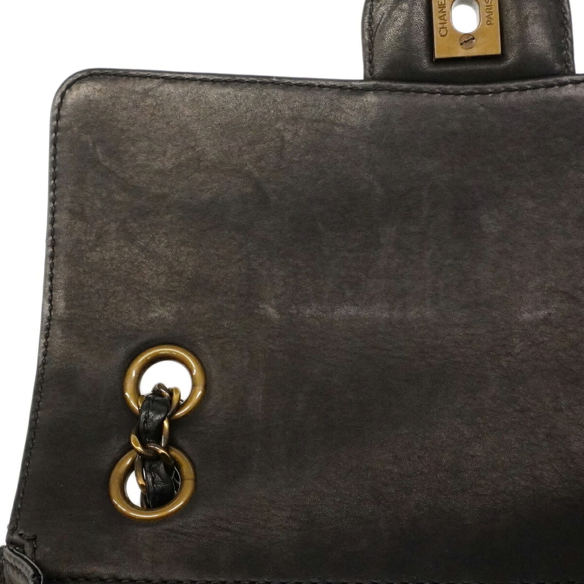 Chanel Black Leather Shoulder Bag (Pre-Owned)