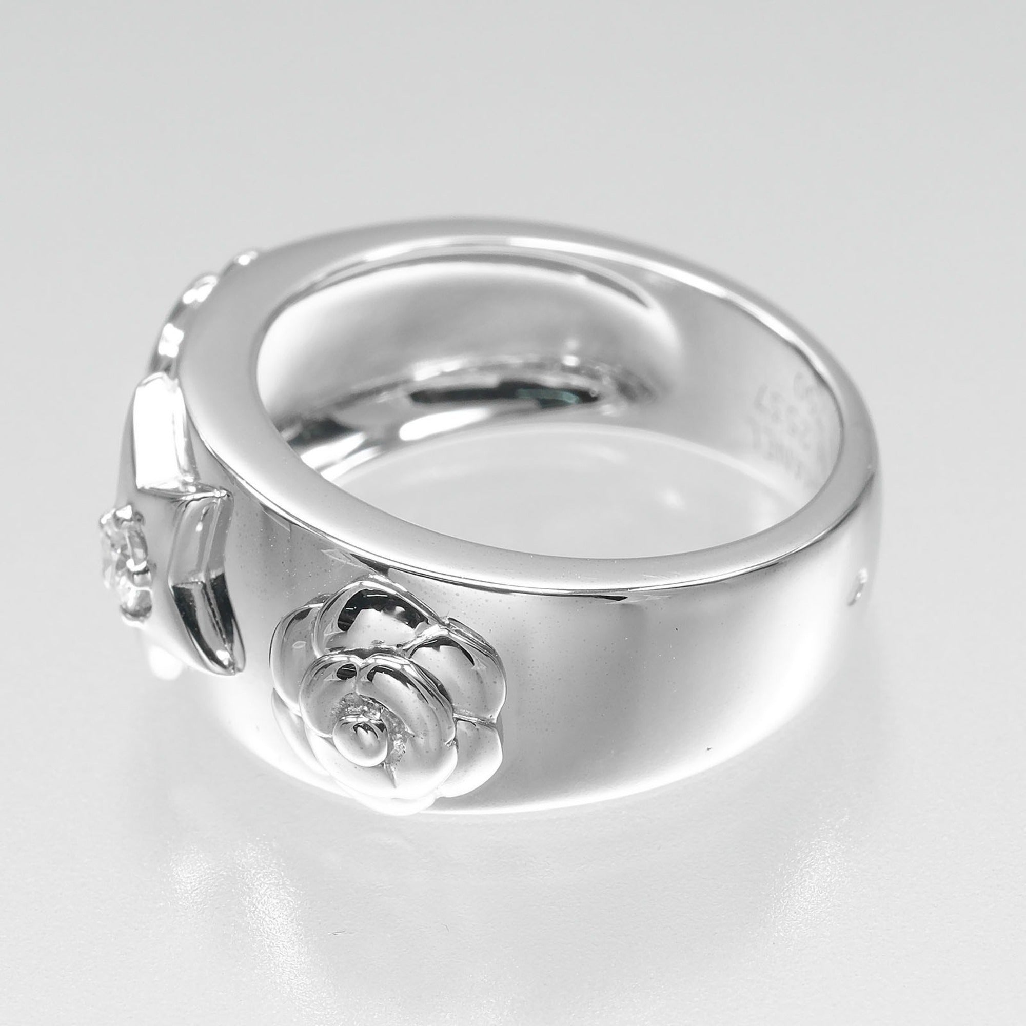 Chanel White Gold (18K) Band Ring (Pre-Owned)