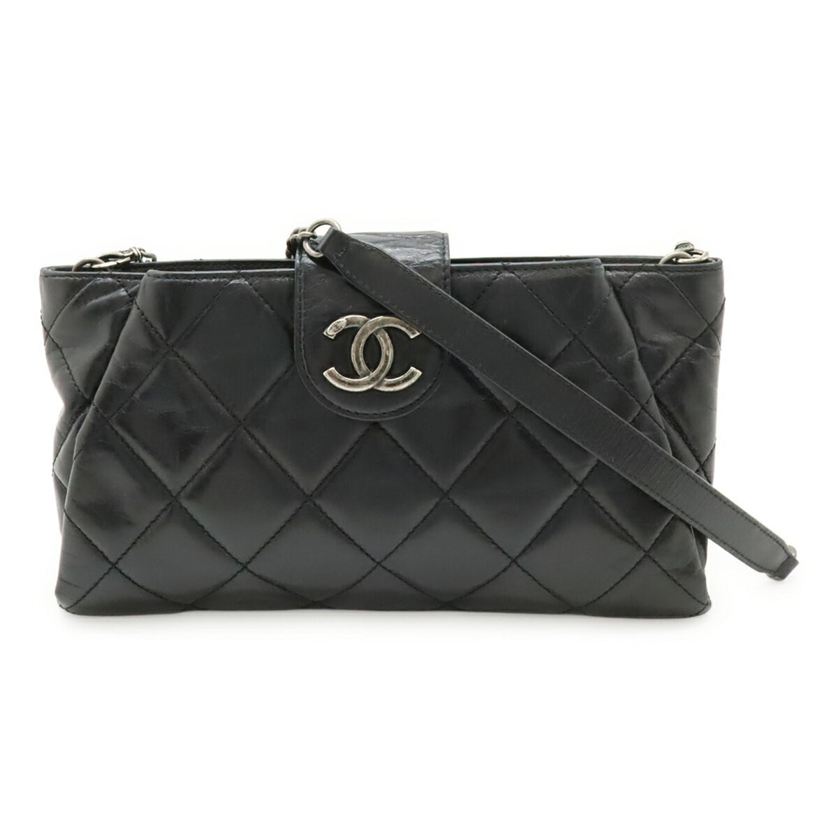 Chanel Black Leather Shoulder Bag (Pre-Owned)