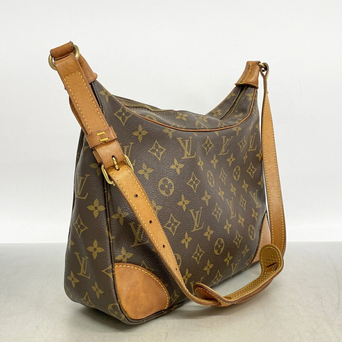 Louis Vuitton Brown Shoulder Bag (Pre-Owned)