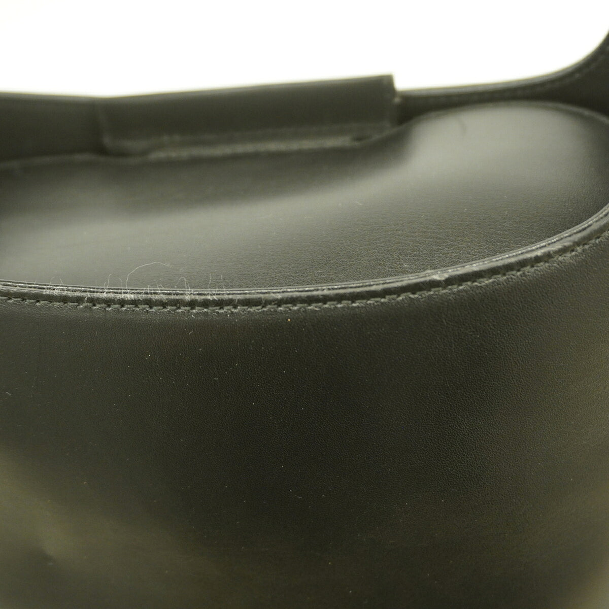 Salvatore Ferragamo Black Leather Shoulder Bag (Pre-Owned)
