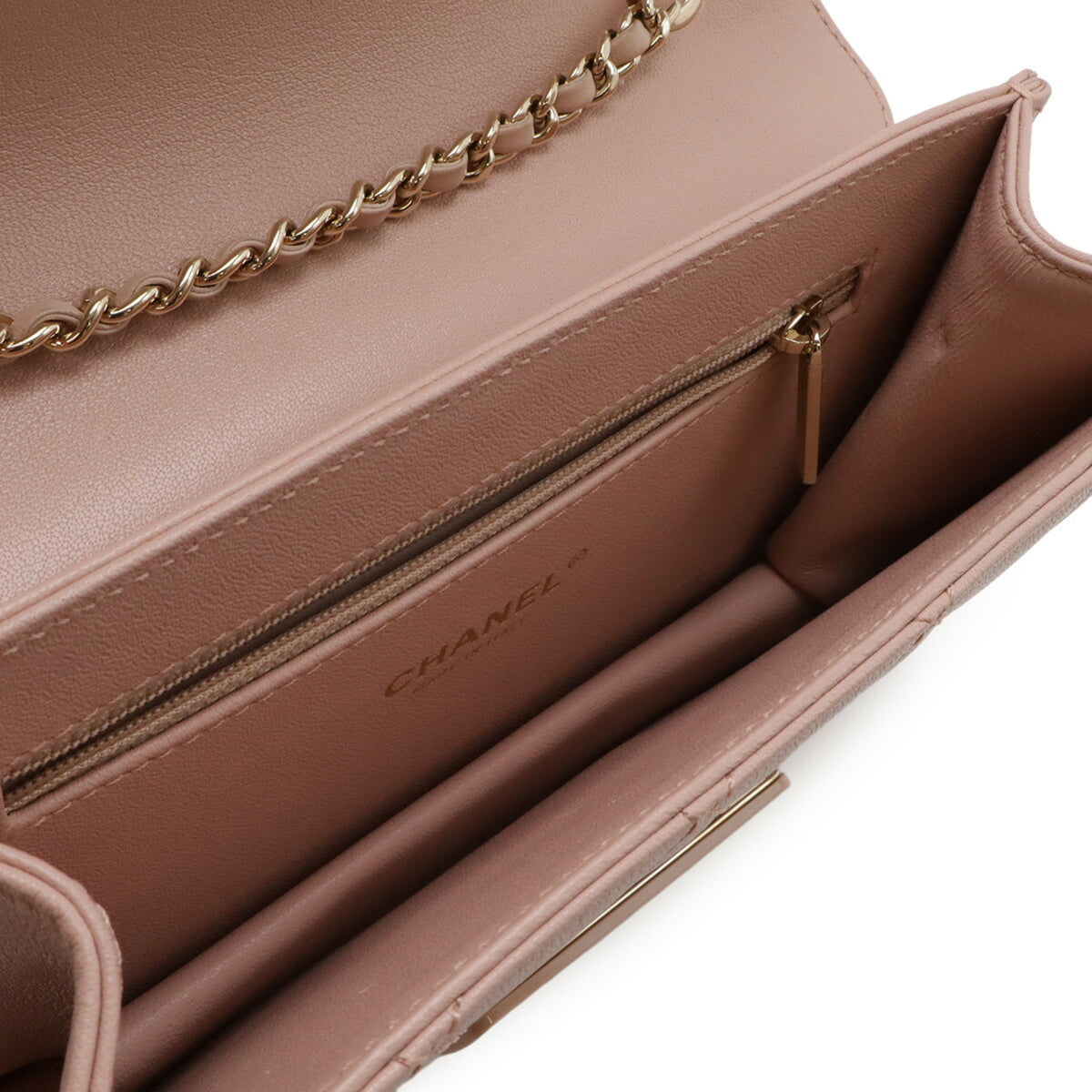 Chanel Matelasse Pink Leather Shoulder Bag (Pre-Owned)