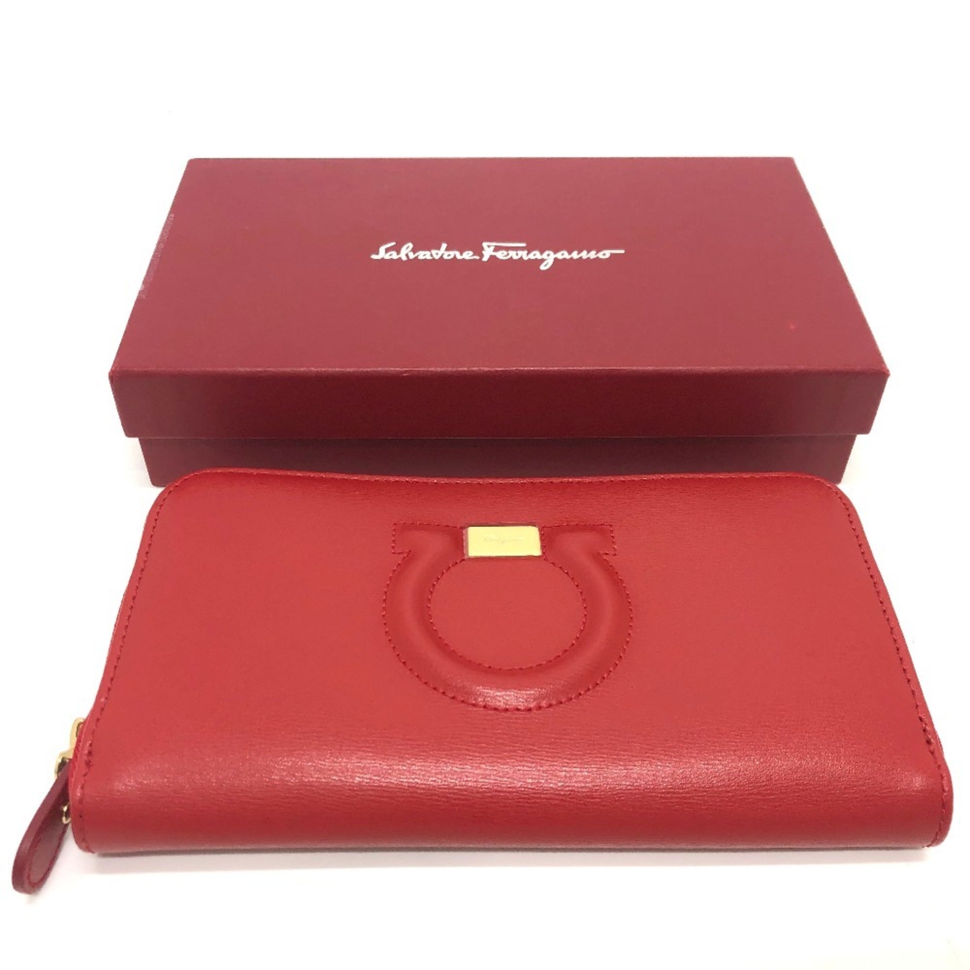 Salvatore Ferragamo Gancini Red Color Leather Long Wallet (Bi-Fold) (Pre-Owned)