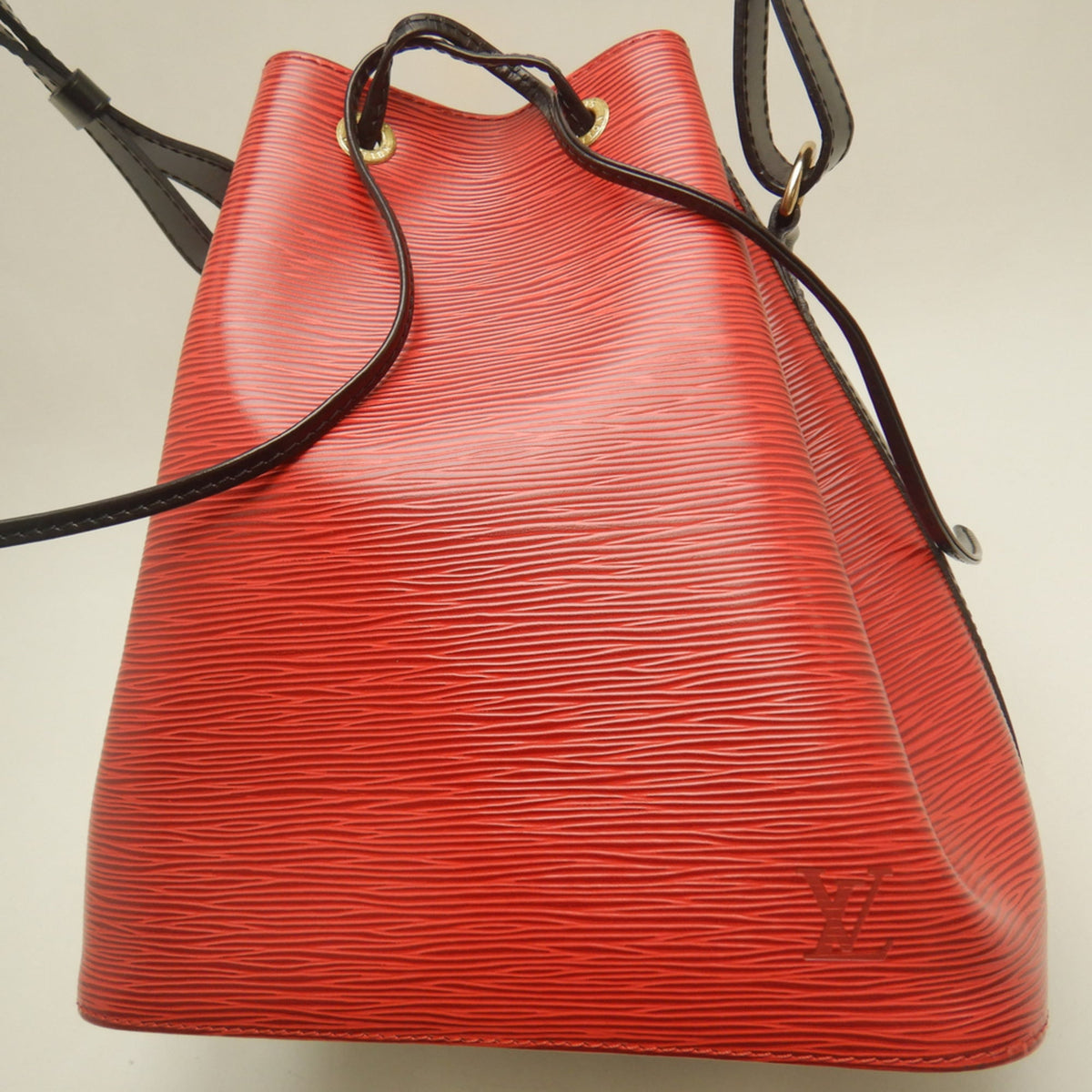 Louis Vuitton Castilian Red Noir Epi Leather Shoulder Bag (Pre-Owned)