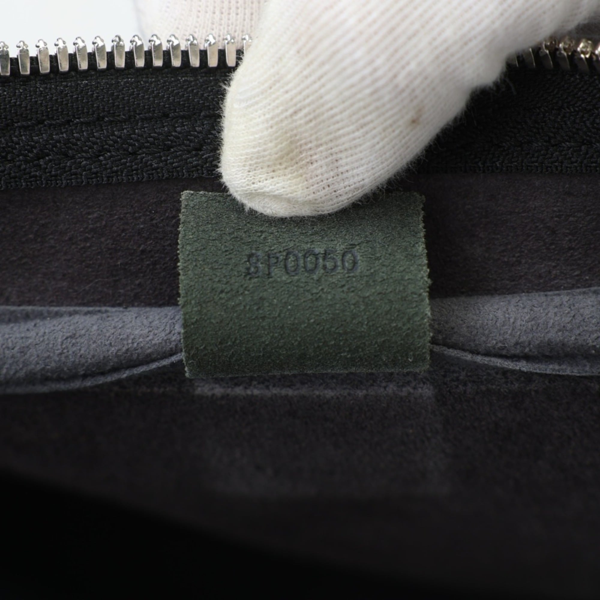 Louis Vuitton Black Taiga Leather Boston Bag Shoulder Bag (Pre-Owned)