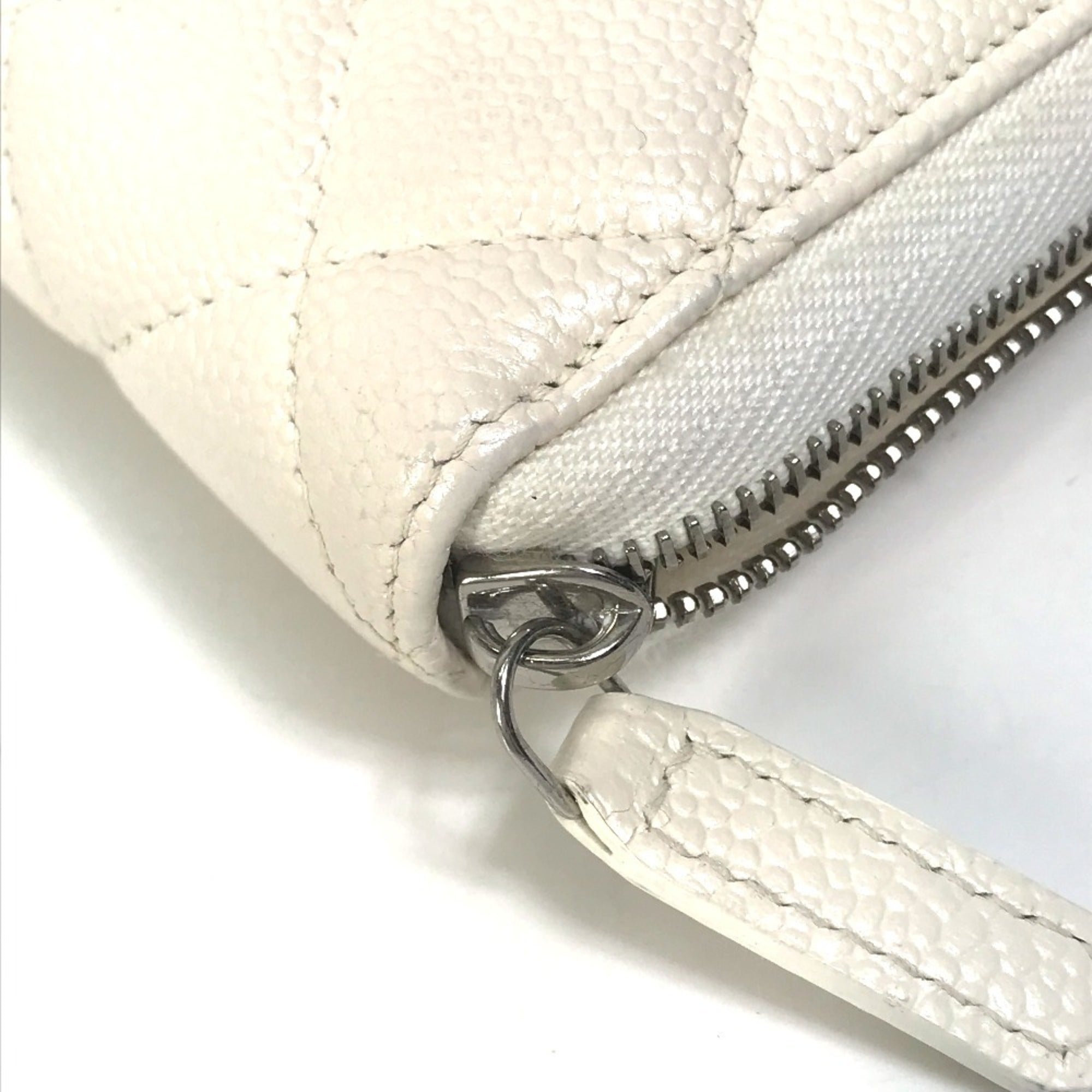 Chanel White Grained Calfskin Long Wallet (Bi-Fold) (Pre-Owned)