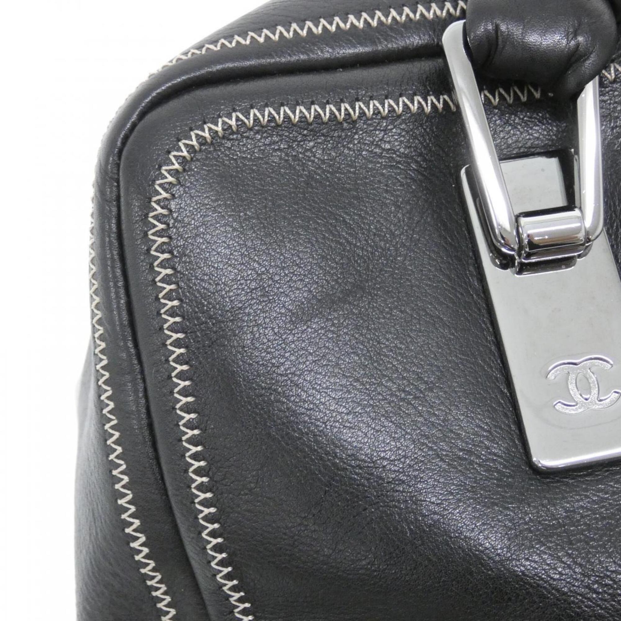 Chanel Black Leather Handbag (Pre-Owned)