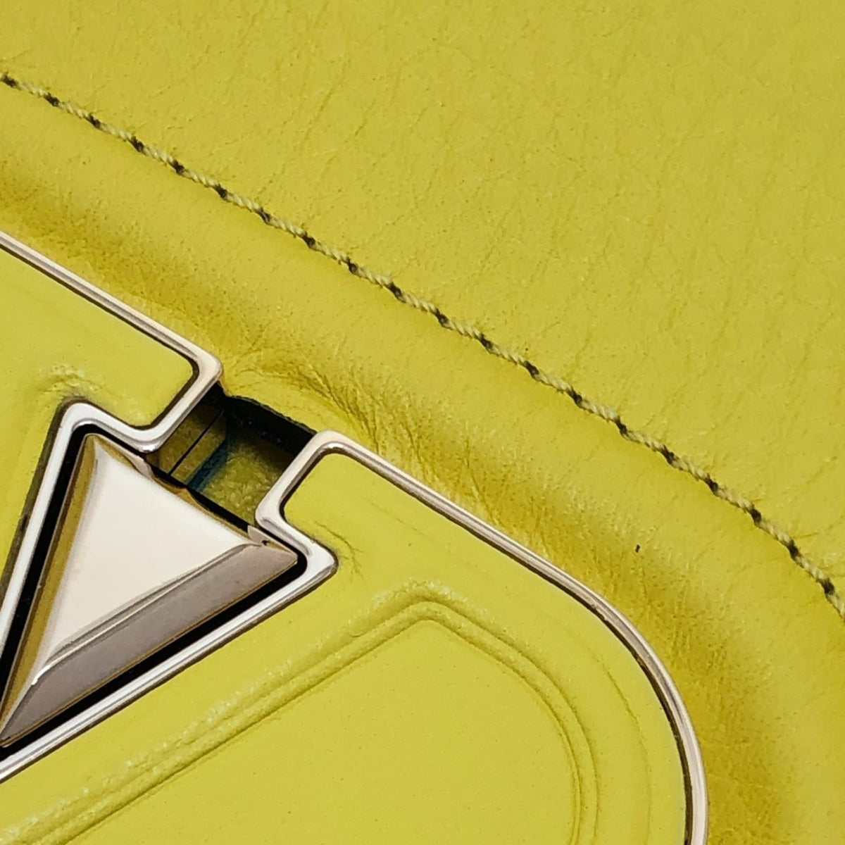 Valentino Yellow Leather Shoulder Bag (Pre-Owned)