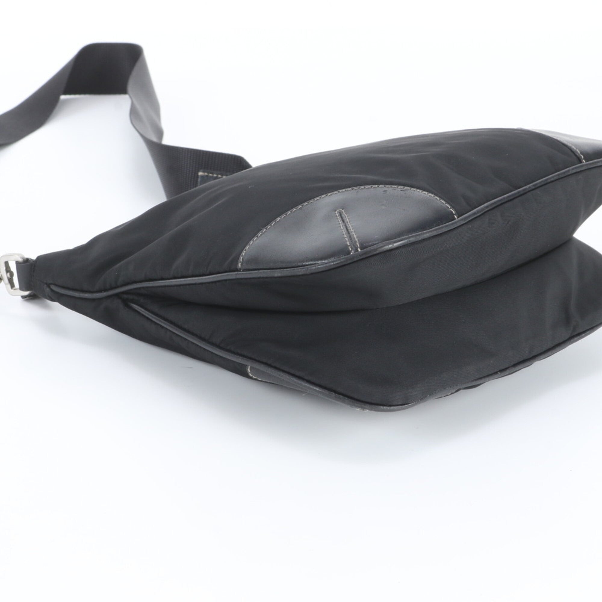 Prada Black Leather Nylon Shoulder Bag (Pre-Owned)