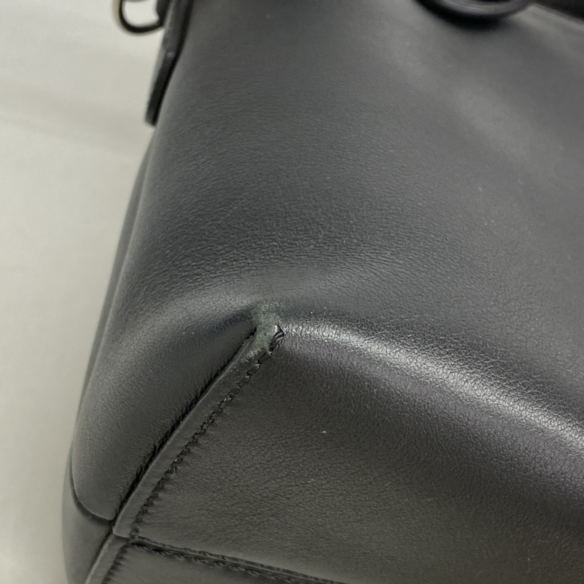 Fendi Black Leather Handbag (Pre-Owned)