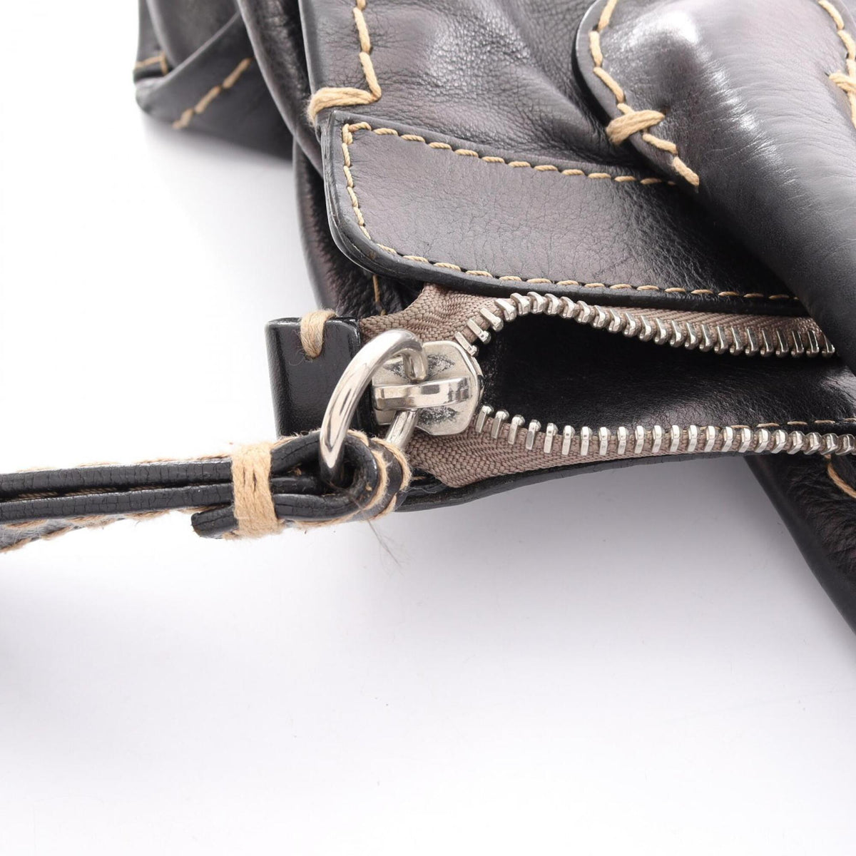 Chloé Black Leather Handbag (Pre-Owned)