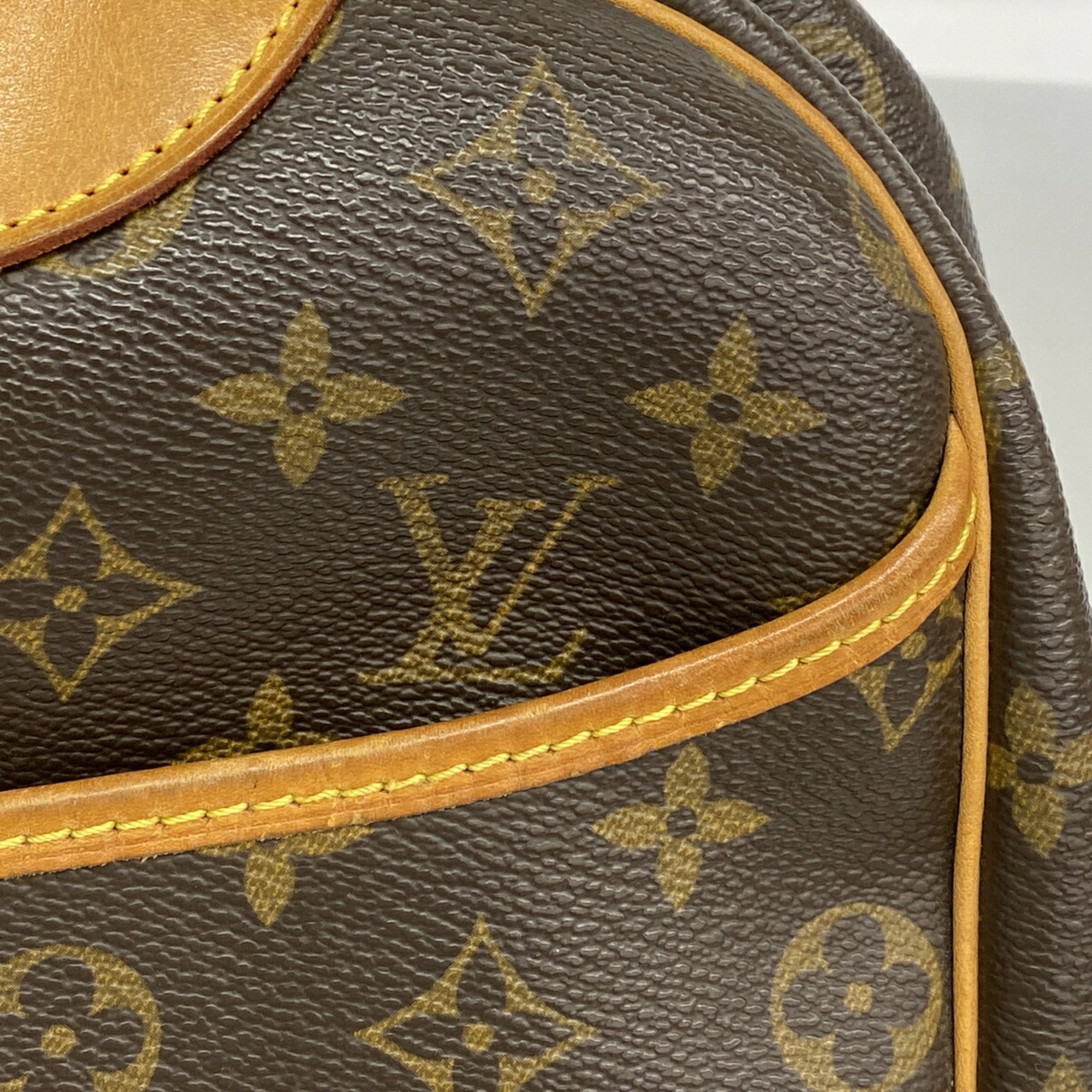 Louis Vuitton Brown Handbag (Pre-Owned)