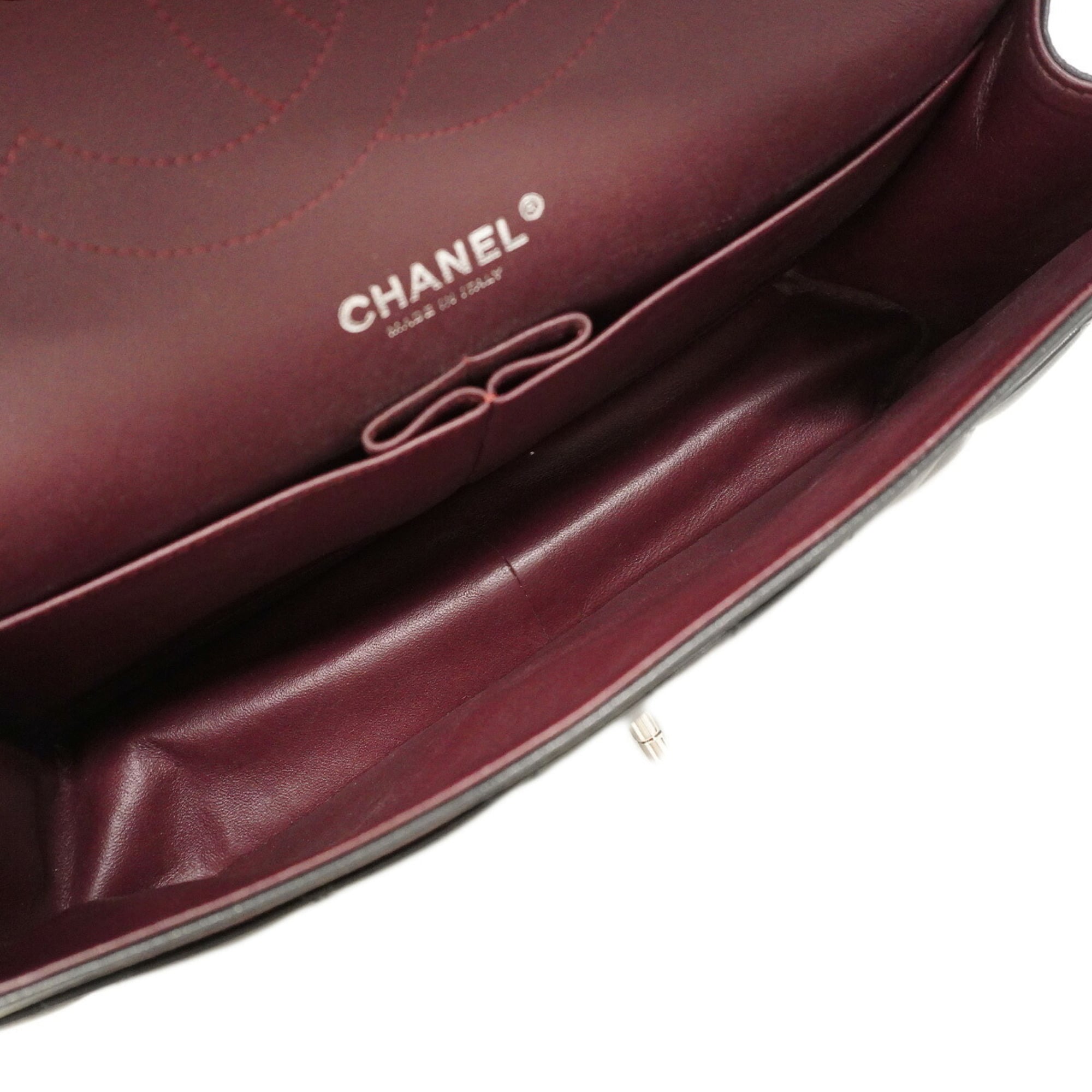 Chanel Black Leather Shoulder Bag (Pre-Owned)