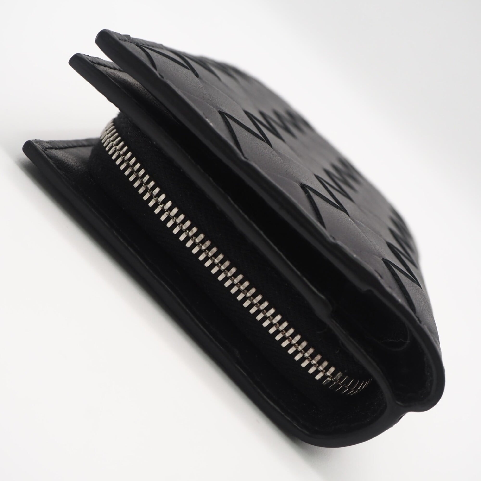 Bottega Veneta Intrecciato Black Leather Wallet (Bi-Fold) (Pre-Owned)