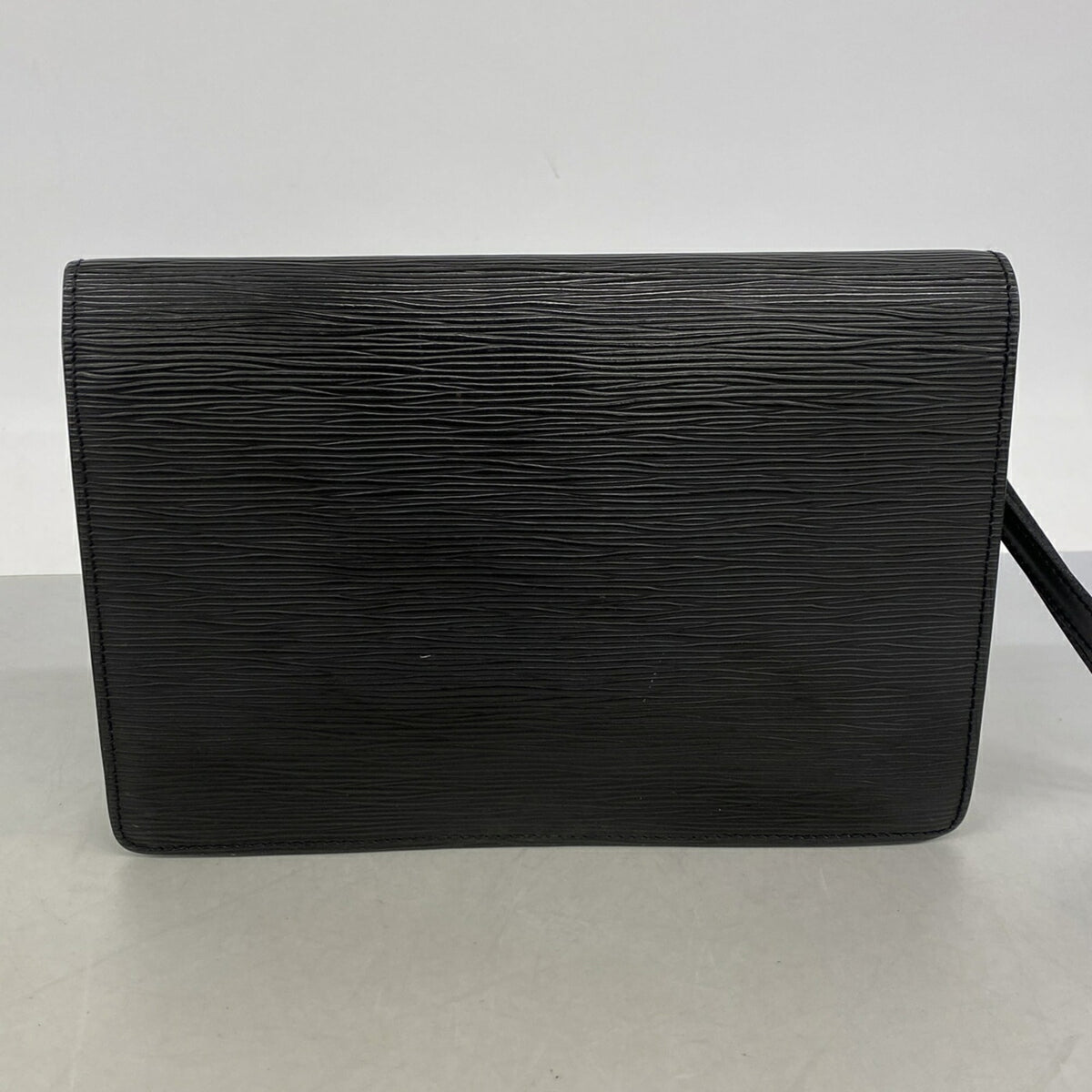 Louis Vuitton Noir Clutch Bag (Pre-Owned)