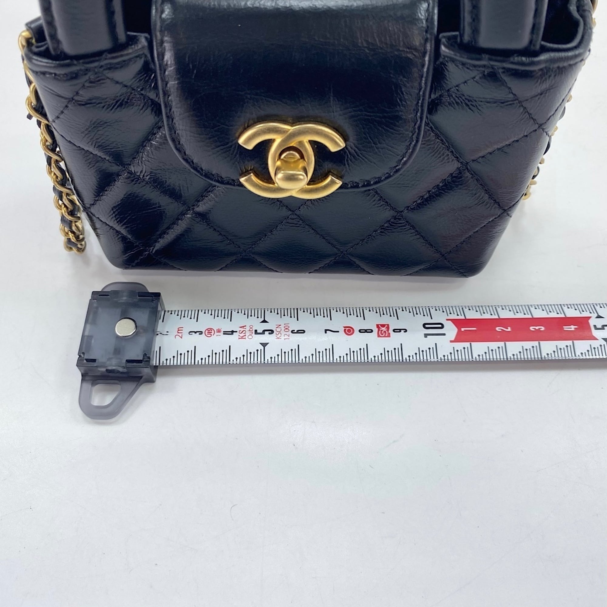Chanel Black Shoulder Bag (Pre-Owned)