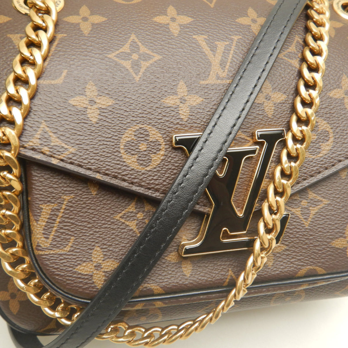 Louis Vuitton Brown Monogram Monogram Shoulder Bag (Pre-Owned)