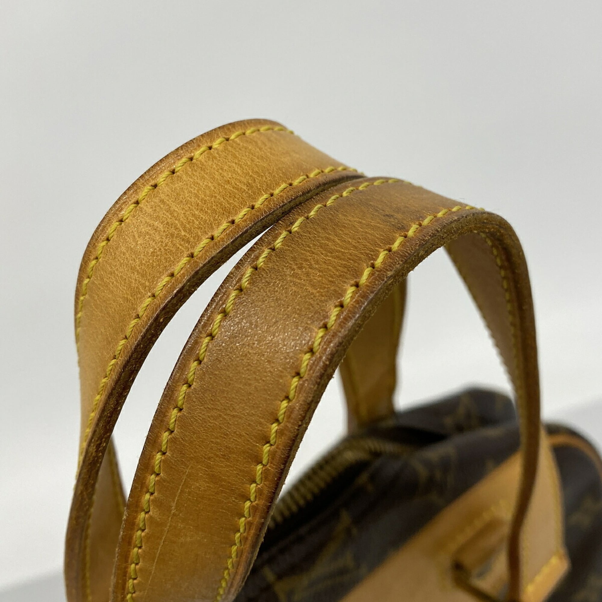 Louis Vuitton Brown Handbag (Pre-Owned)